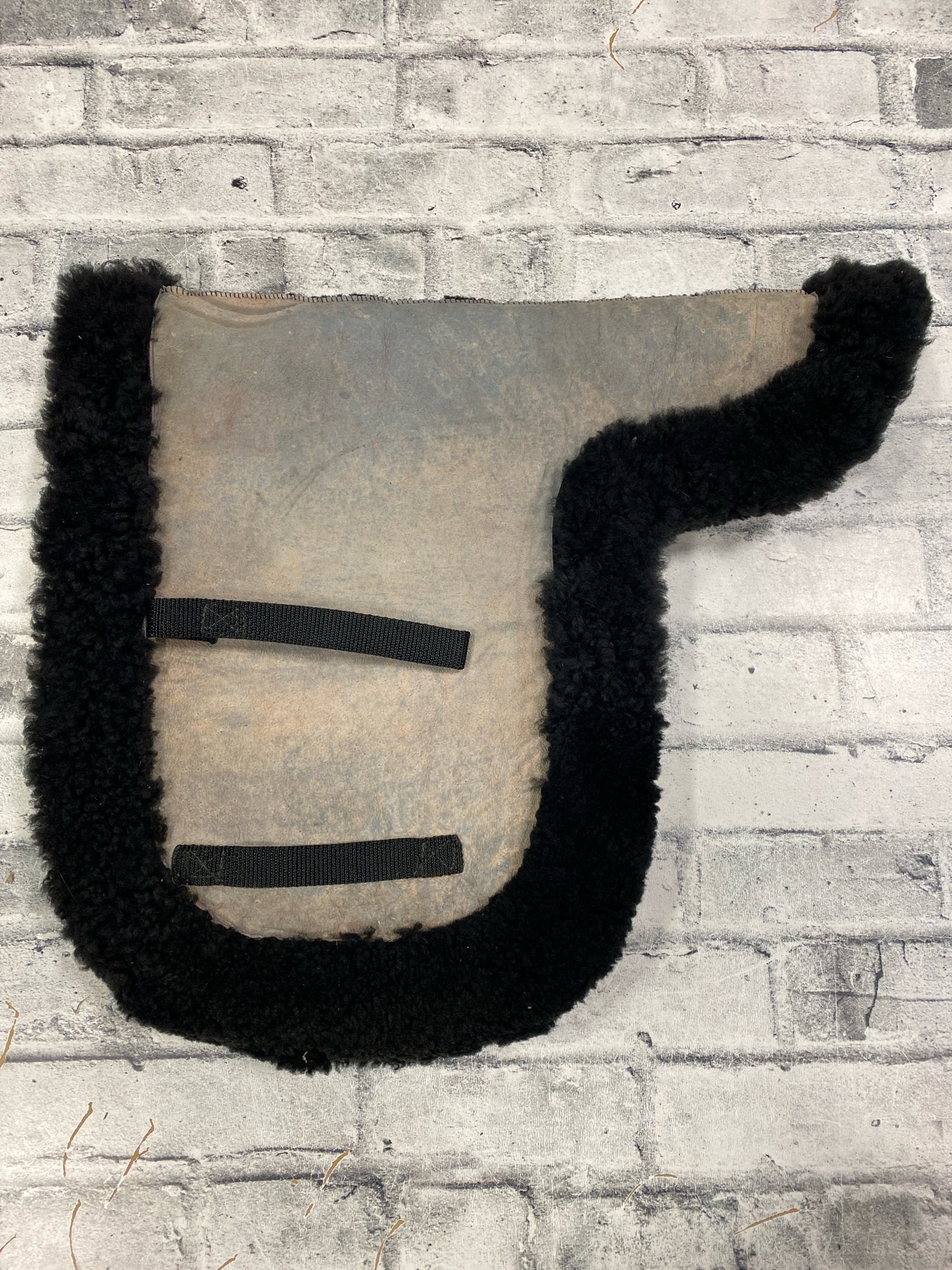 Sheepskin Shaped Dressage Pad Black F