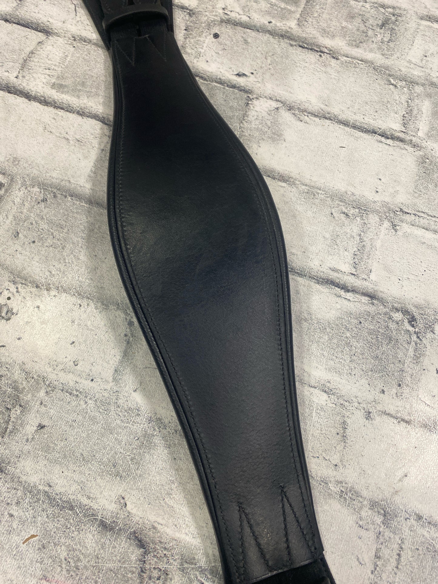 28" Dressage Girth Black