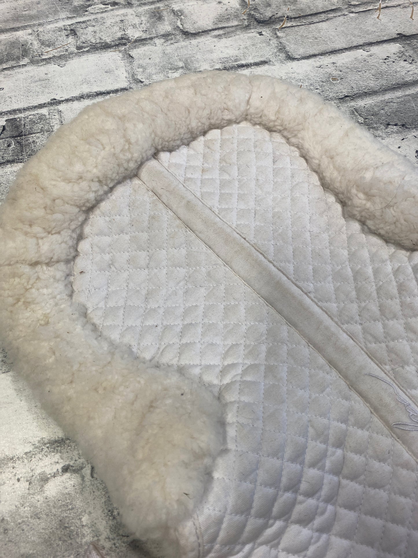 Shedrow Sheepskin Half Pad White F