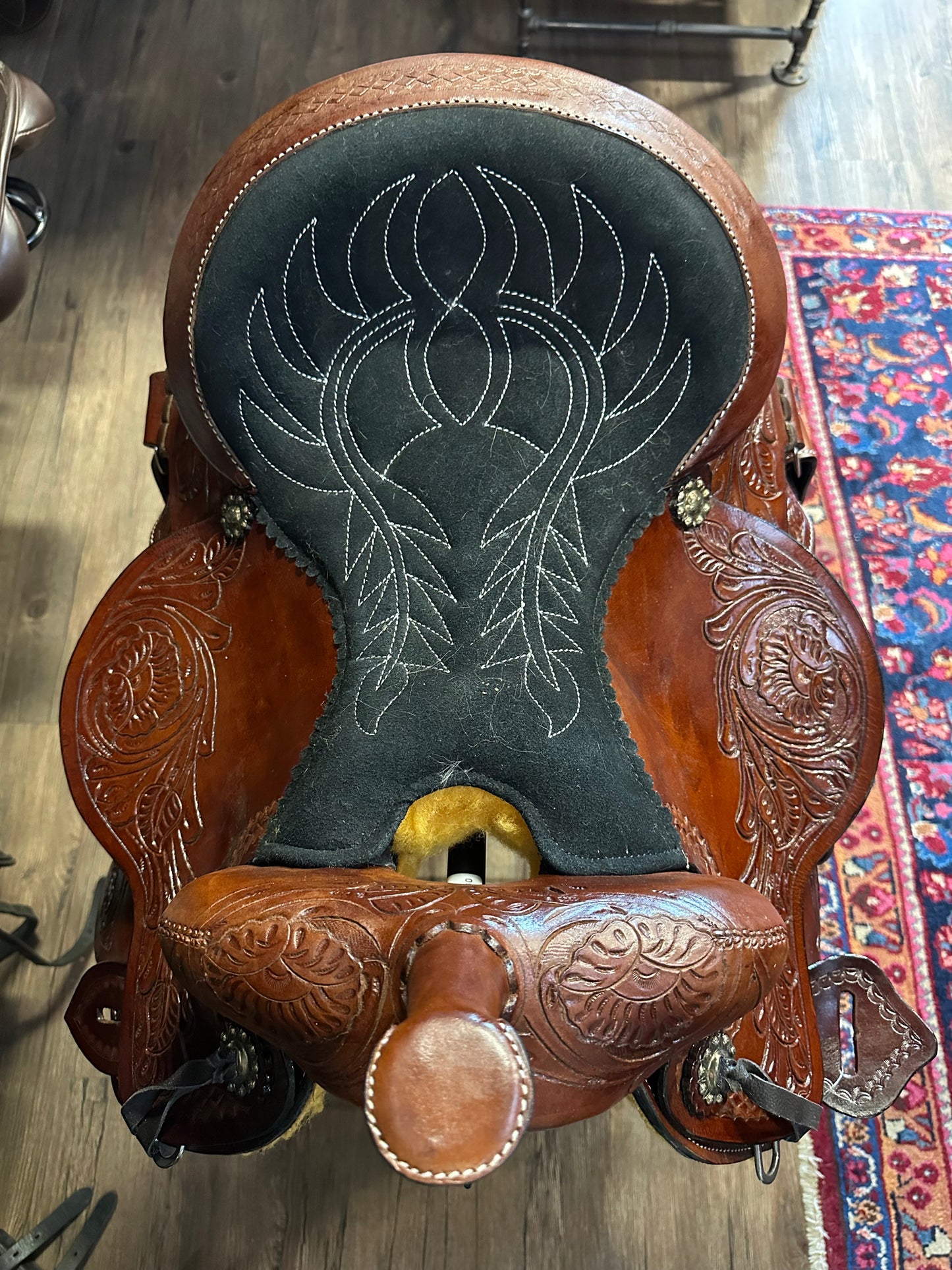 16" Western Tooled Trail Saddle (6" Gullet)
