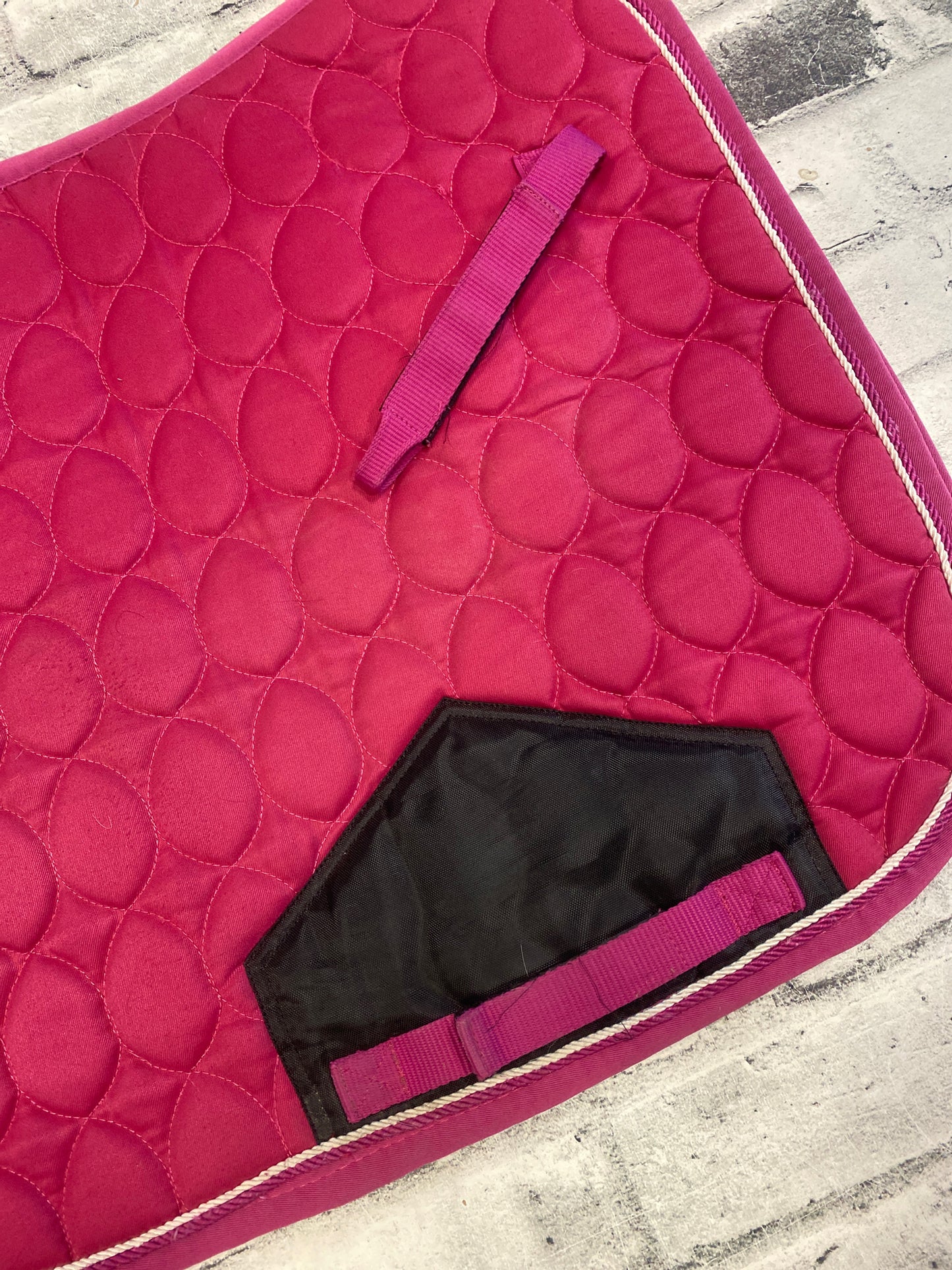 Horze Dressage Pad Fuchsia