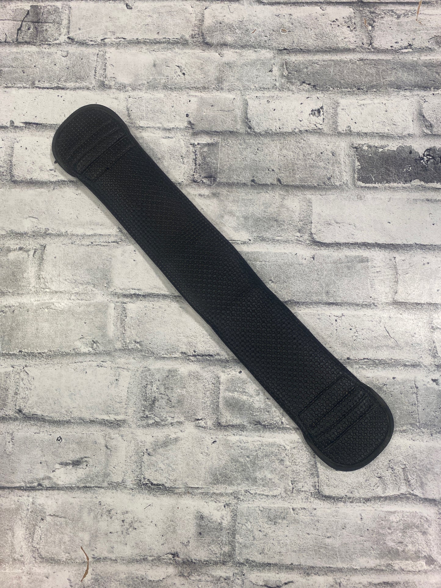 22" Wintec Neoprene Dressage Girth Black