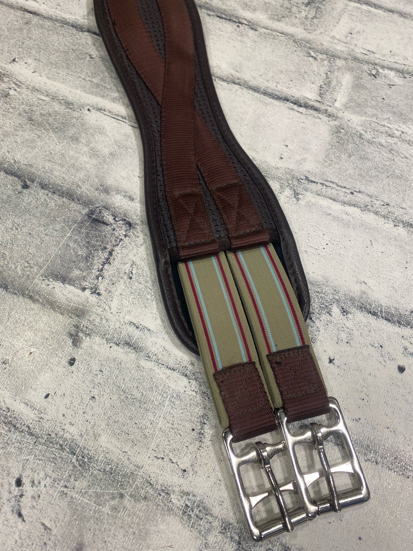 32" Neoprene Schooling Girth Brown w/ One Side Elastic