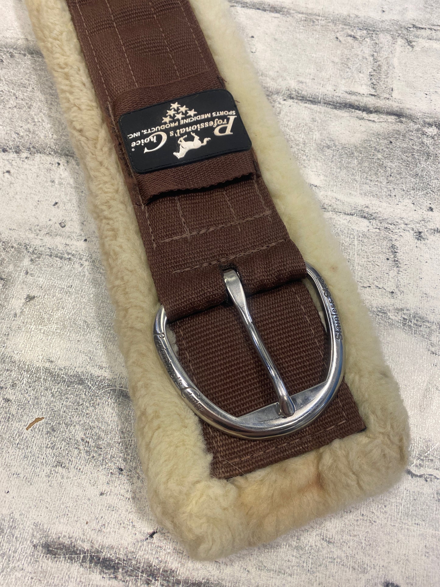 32" Professional Choice Fuzzy Cinch Brown
