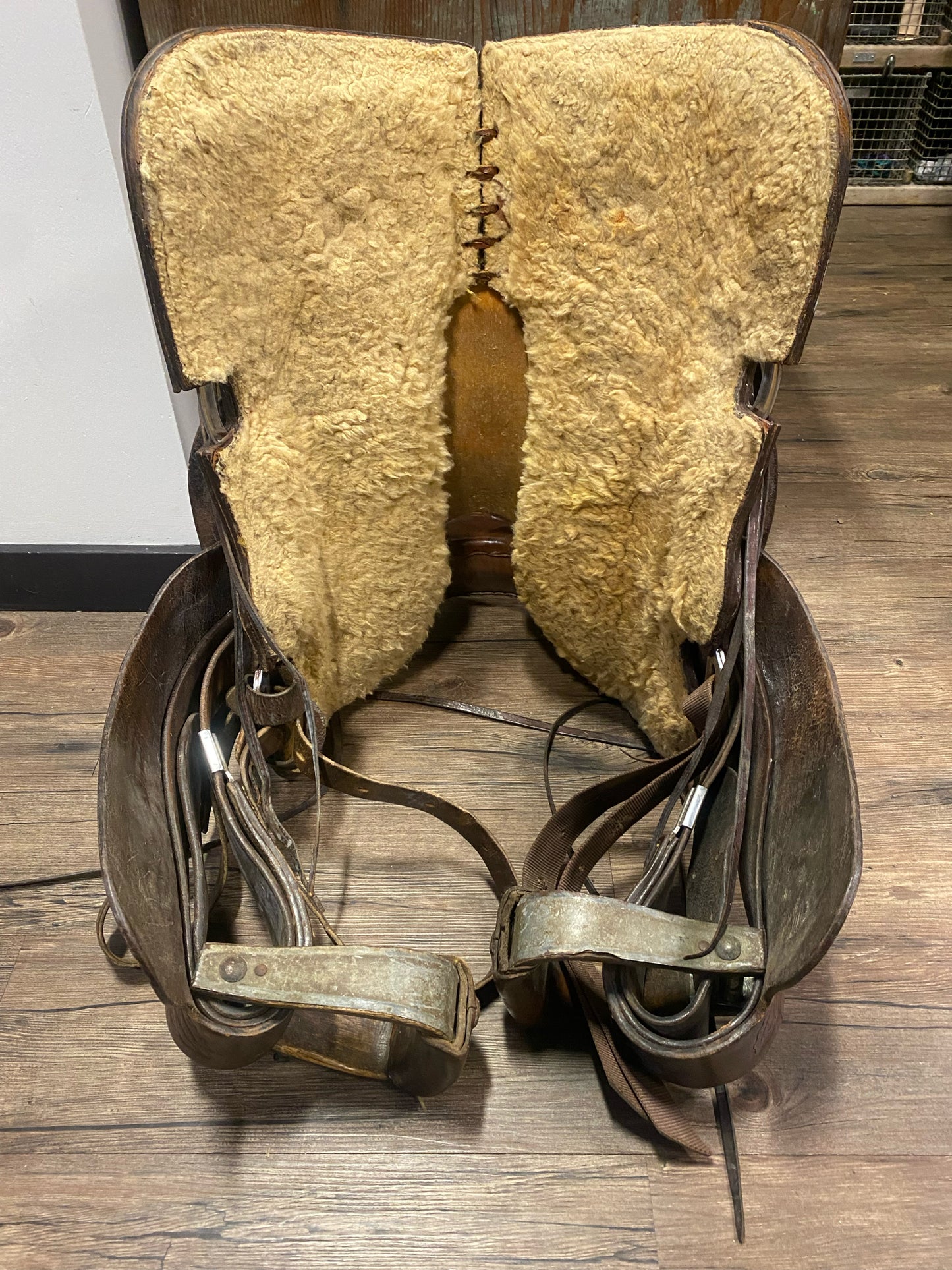 15" Eamor's Trail Saddle #1558 - Full QH (7" Gullet)
