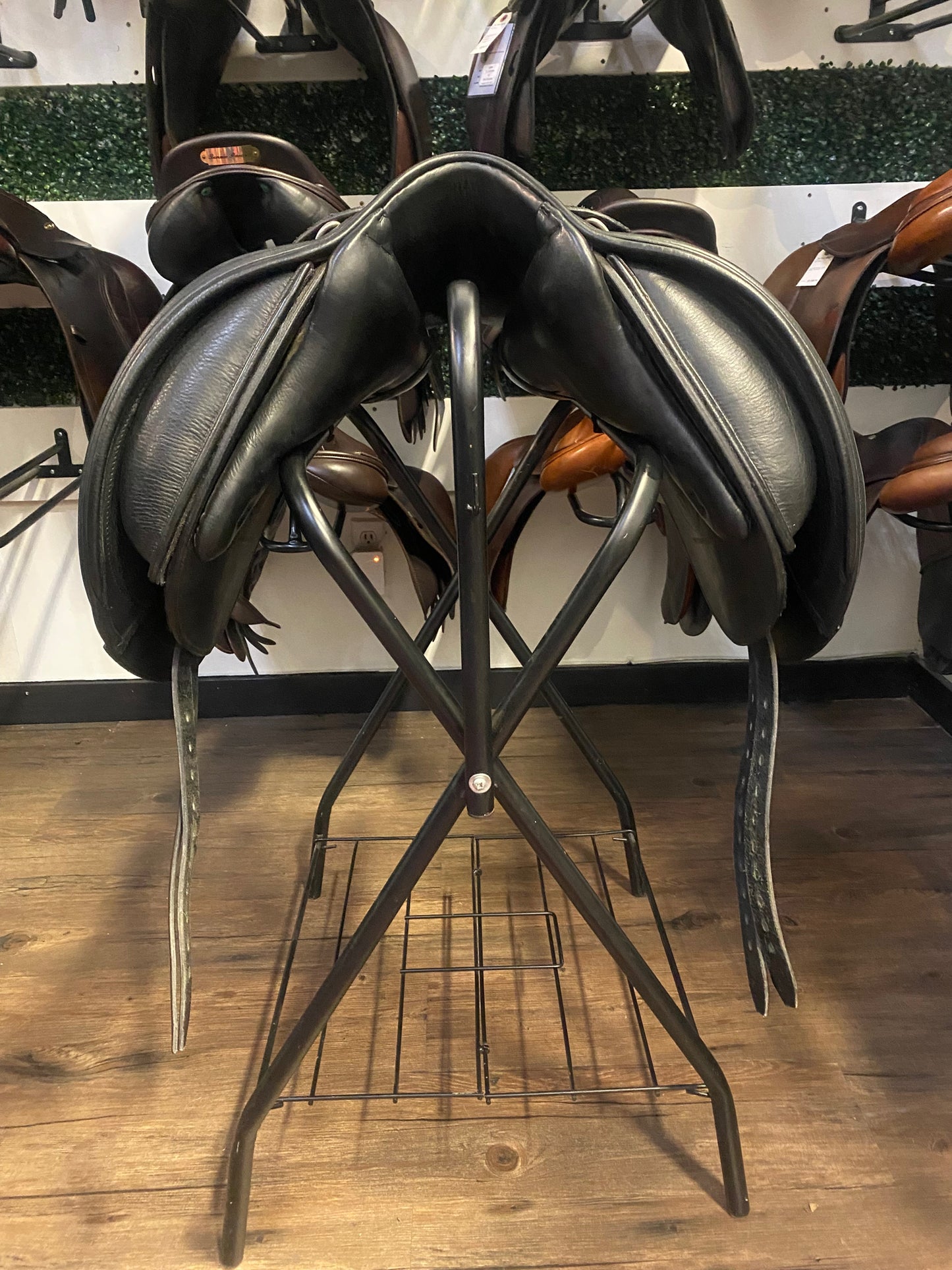 17.5" 2023 Schleese Synergy Dressage Saddle (4.5" Gullet)