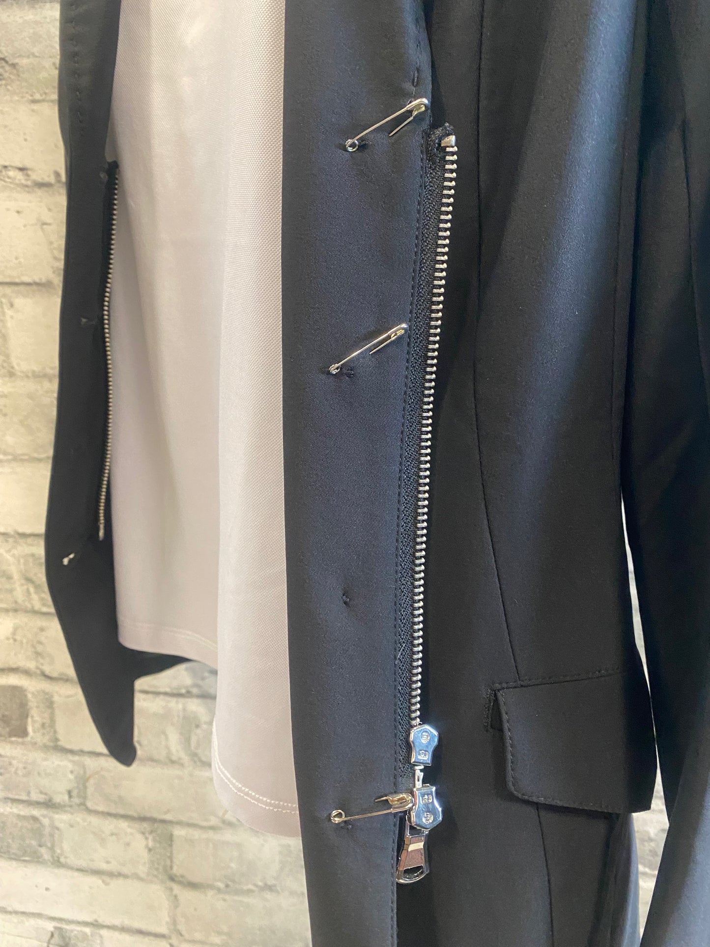 Asmar Show Jacket Black 6 - 3 buttons attached w/ pins