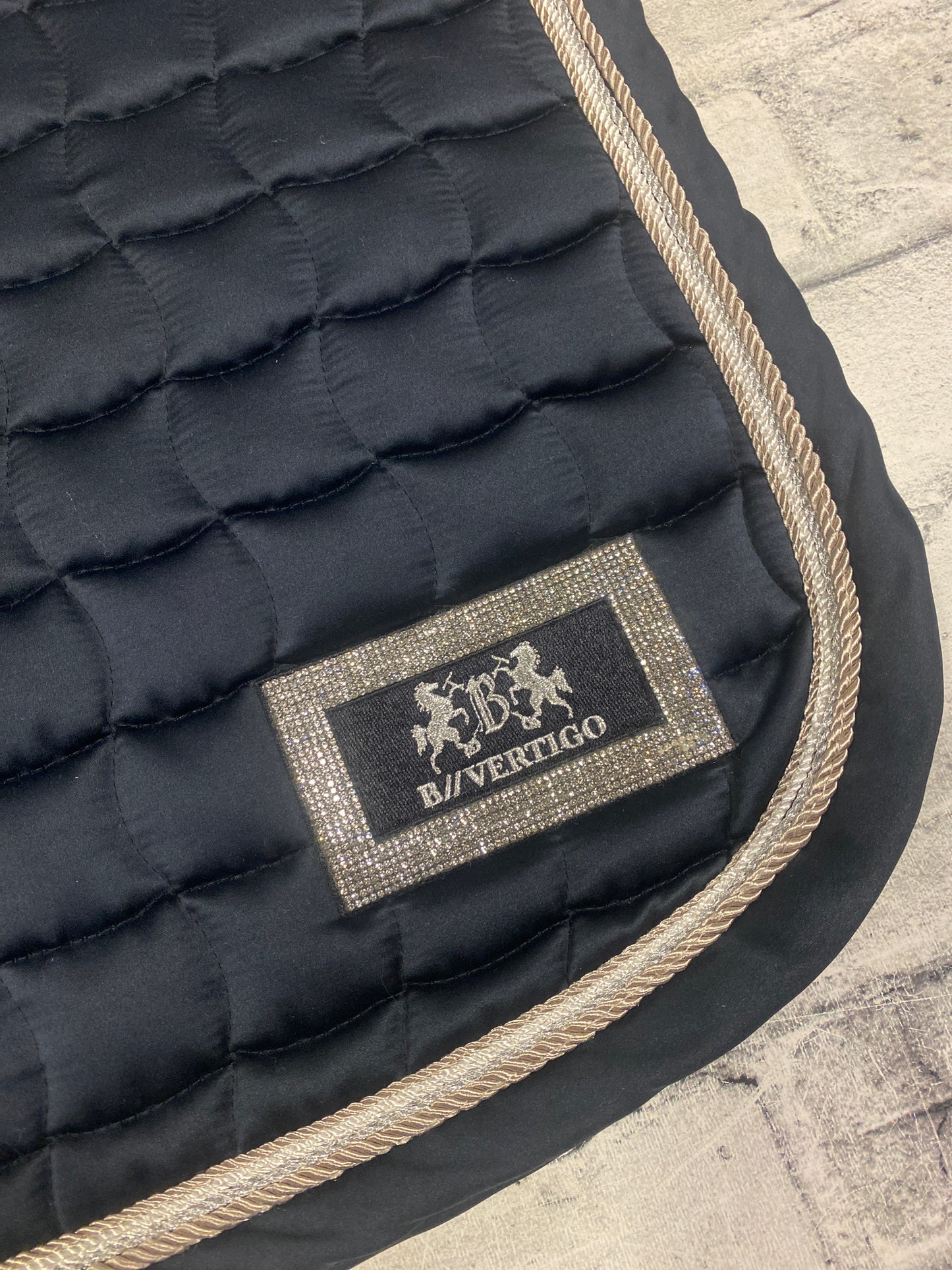 B//Vertigo Dressage Pad Navy/White F