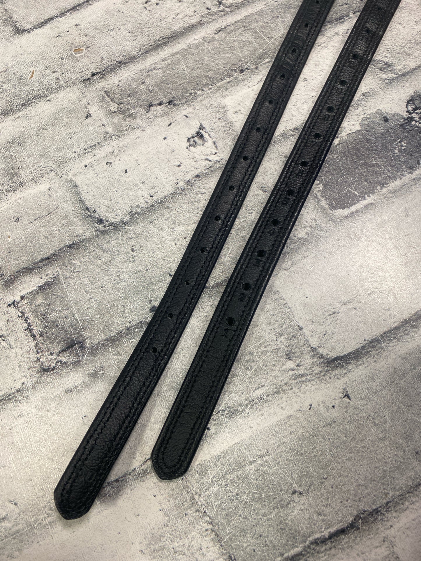 60" Val Du Bois Stirrup Leather Black