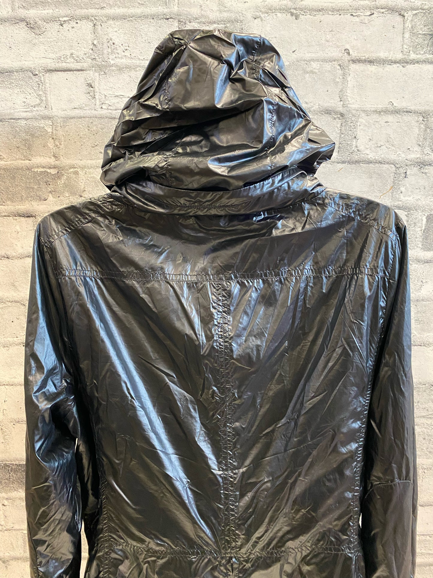 Asmar Shiny Windbreaker Jacket Black/Gold L