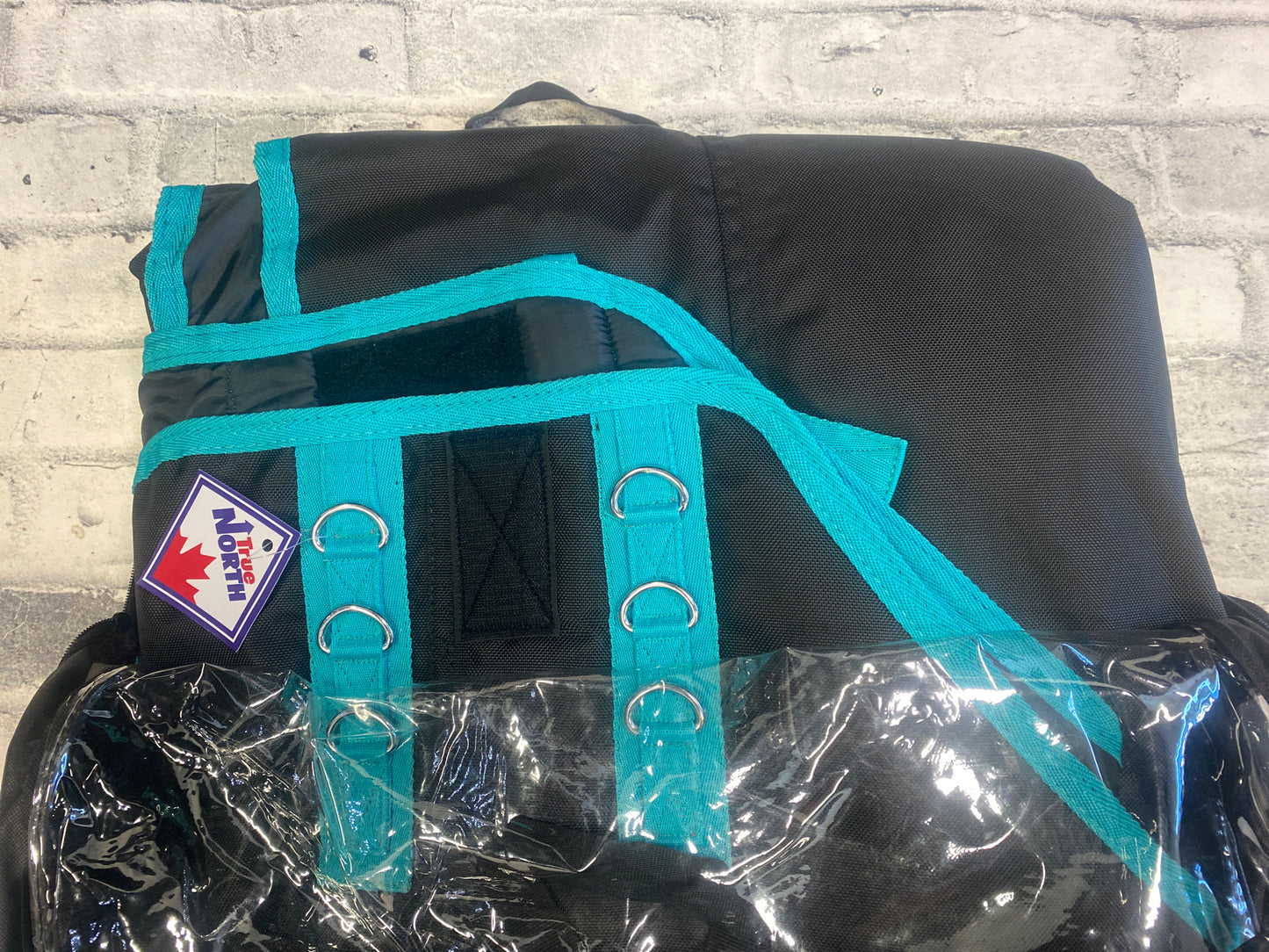 75" True North 350g Turnout Blanket w Neck Black/Teal
