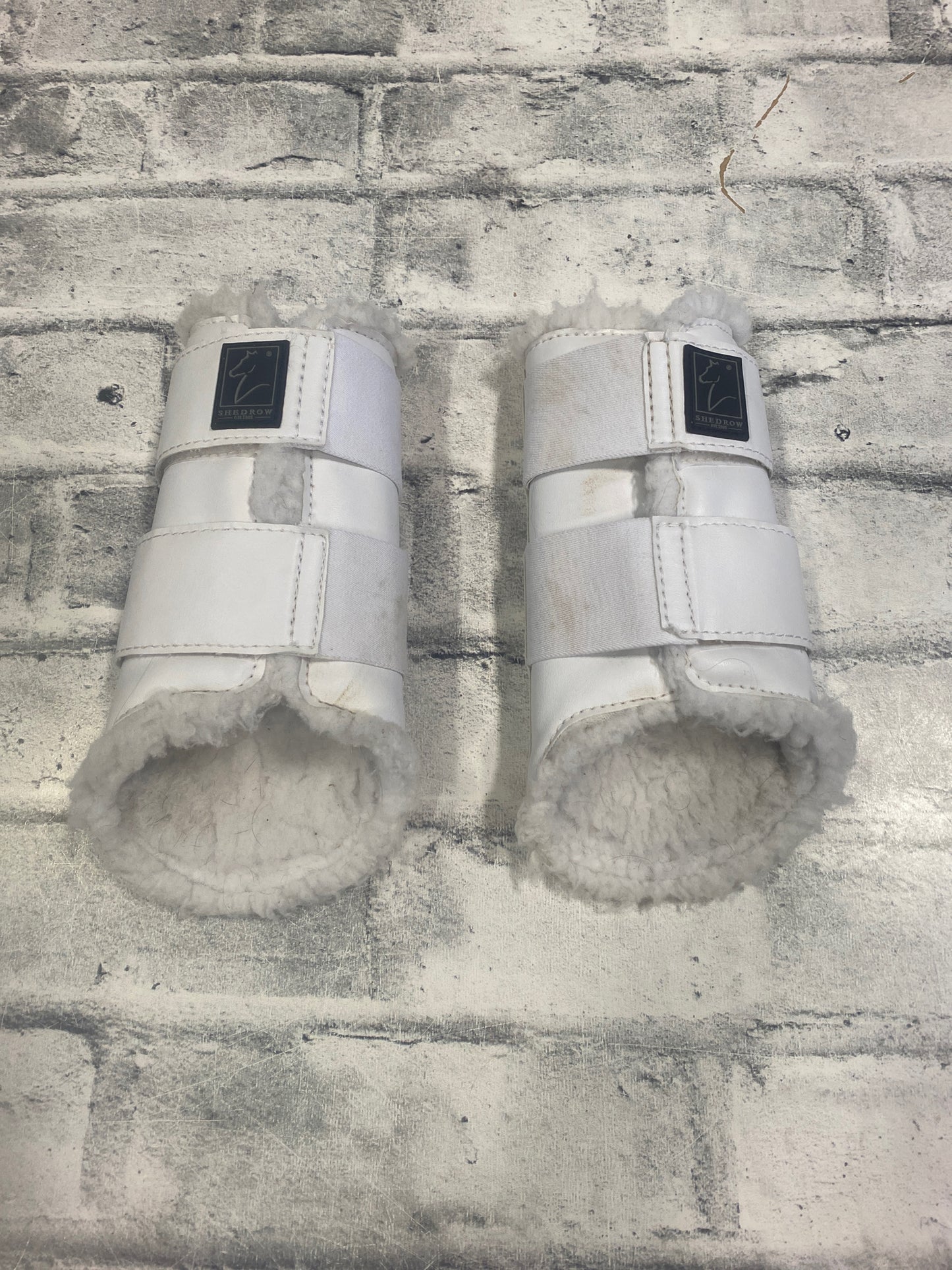 Shedrow Brushing Boots White M