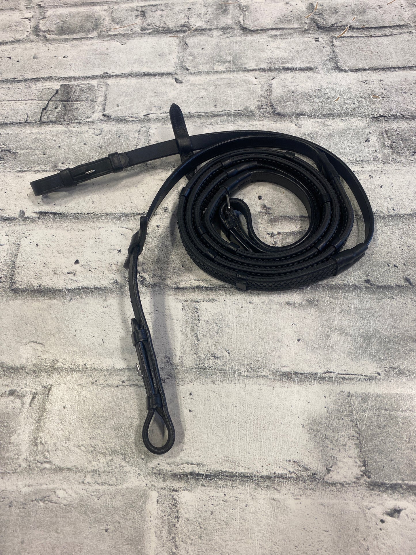 Rubber Reins w Stops Black
