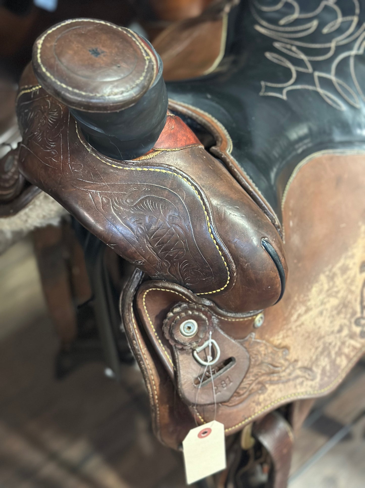 15" Eamor Roping Saddle #281 - 6" Gullet
