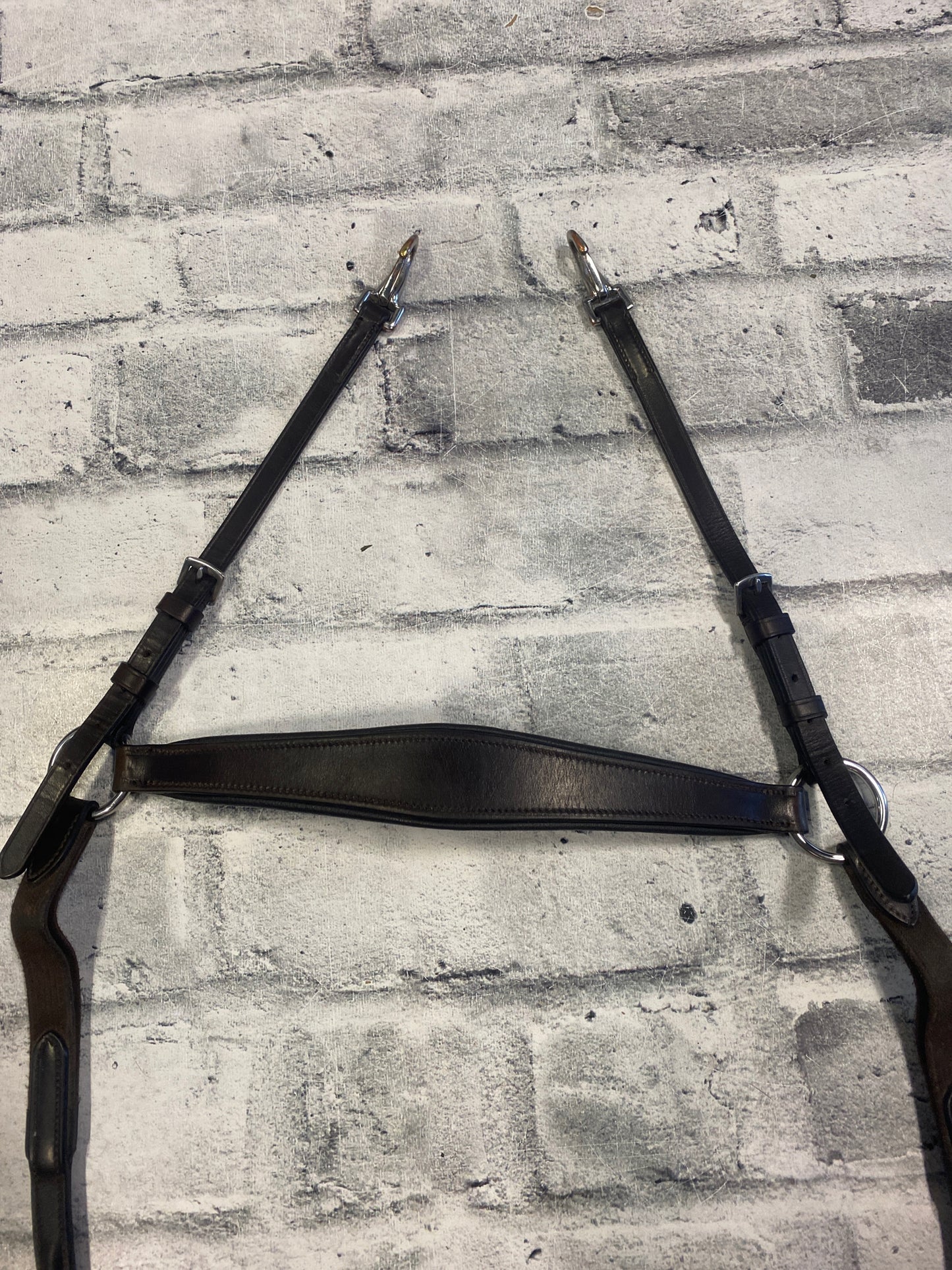 Mondega Breastplate w/ Elastic Adjustment Brown F