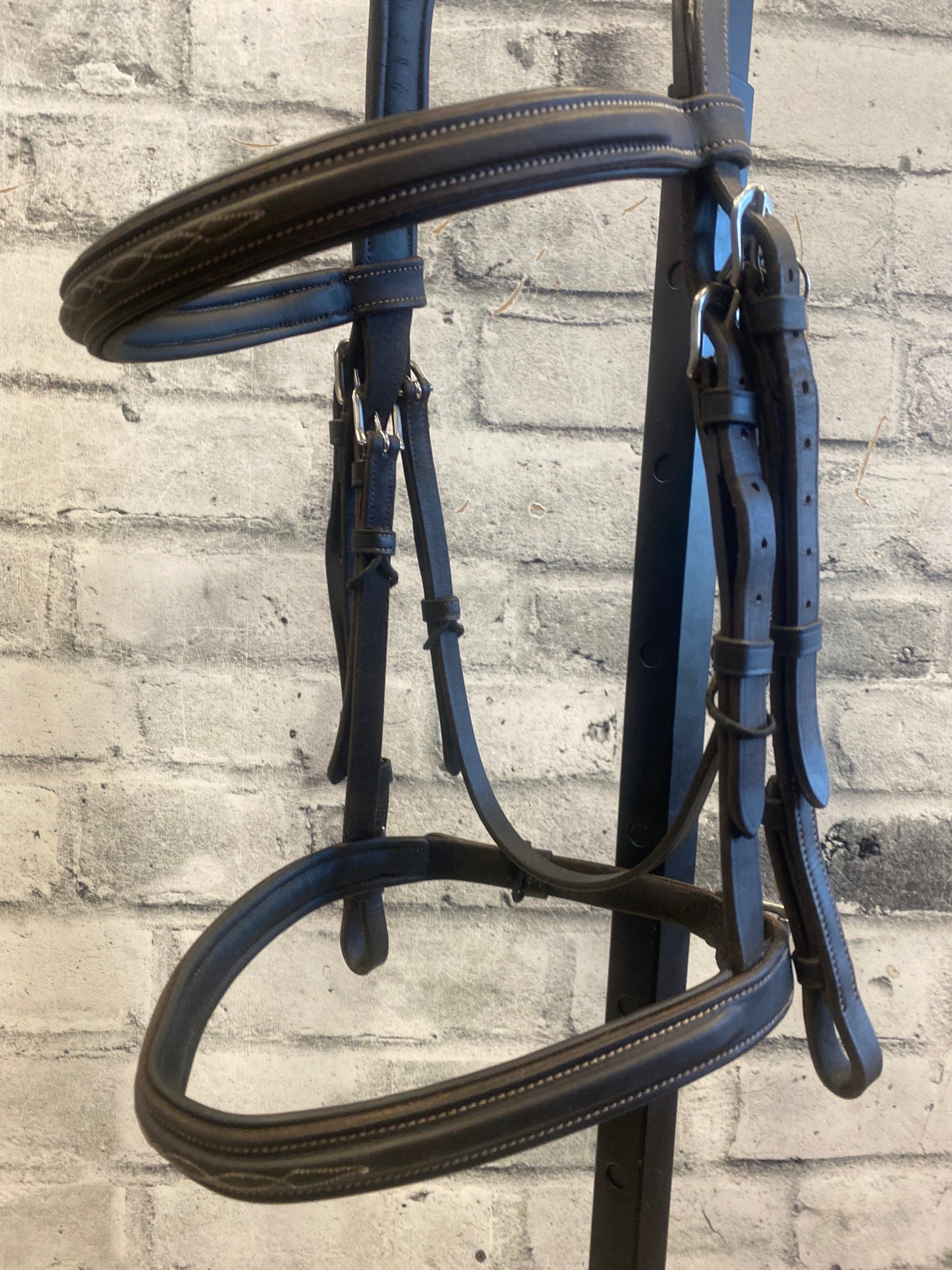 Voltaire Raised Leather Bridle Brown Standard