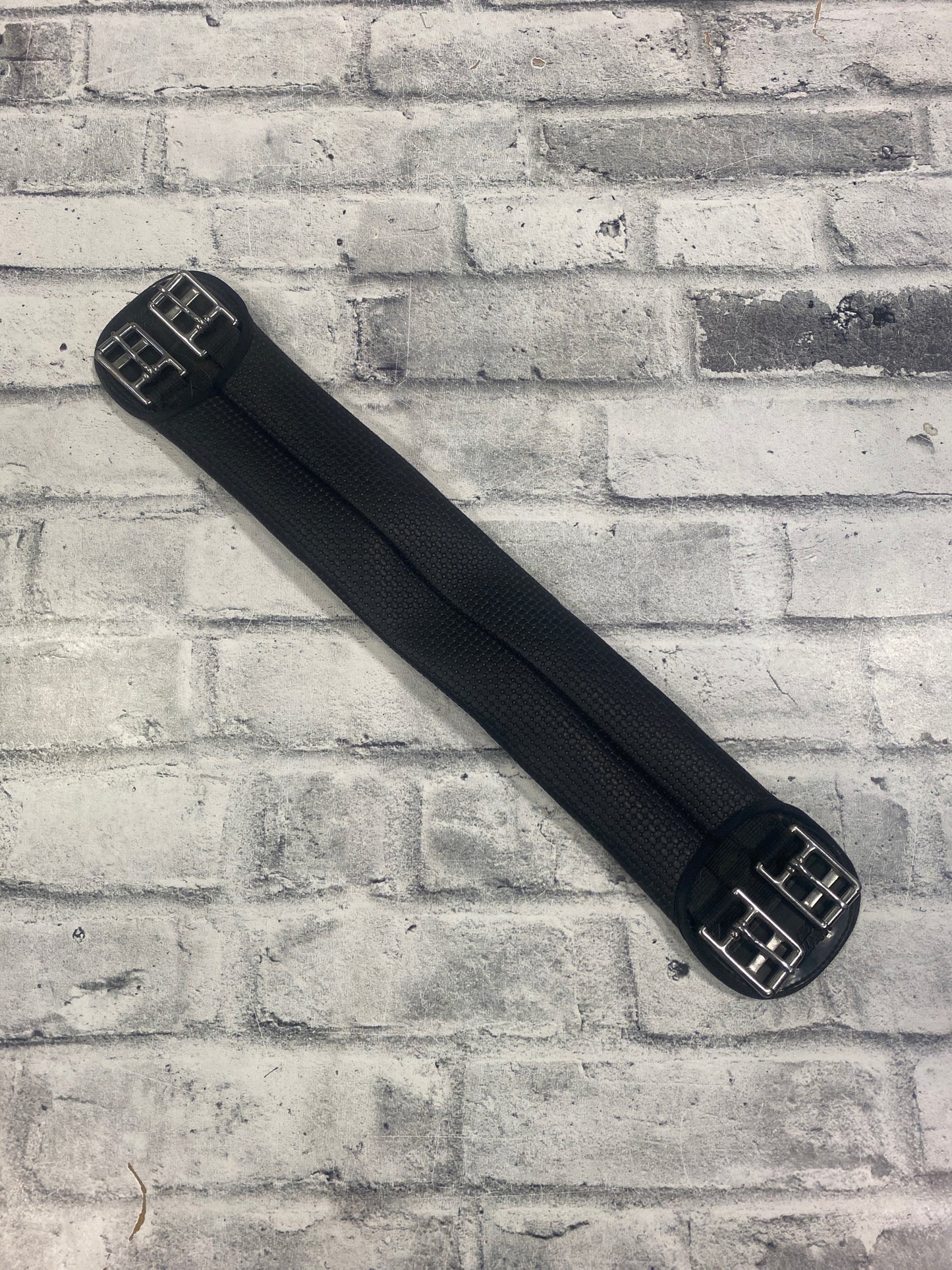 22" Wintec Neoprene Dressage Girth Black