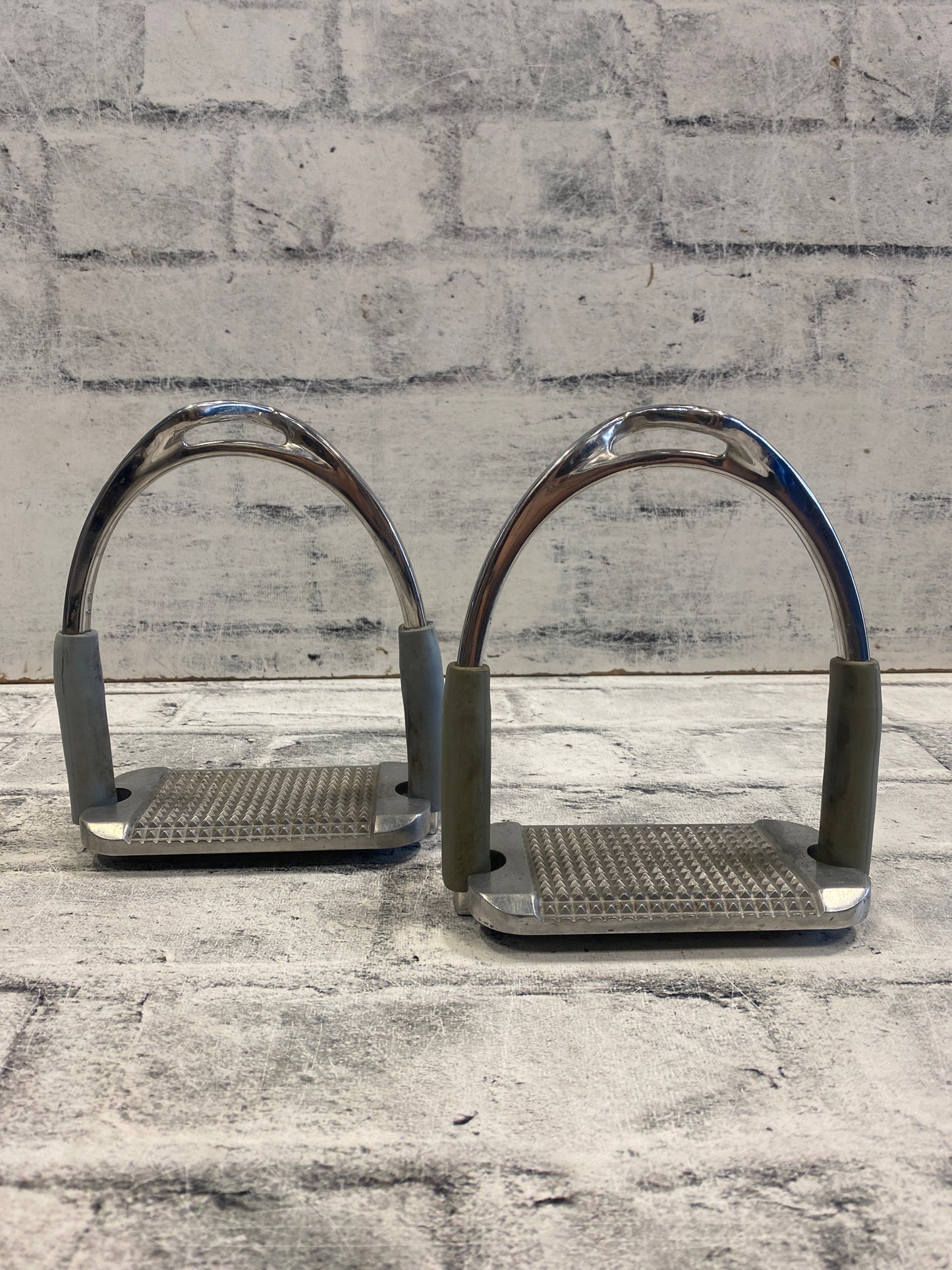 4.75" MDC Classic Sport Stirrup Irons
