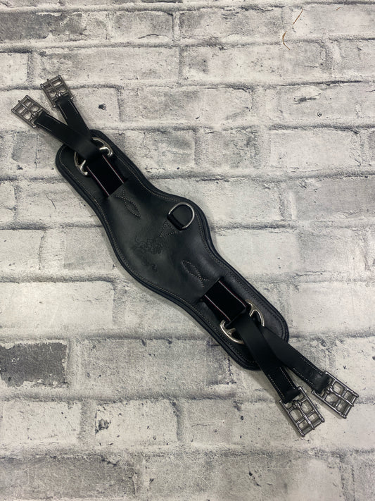 26" Exion Pro Contoured Dressage Girth Black
