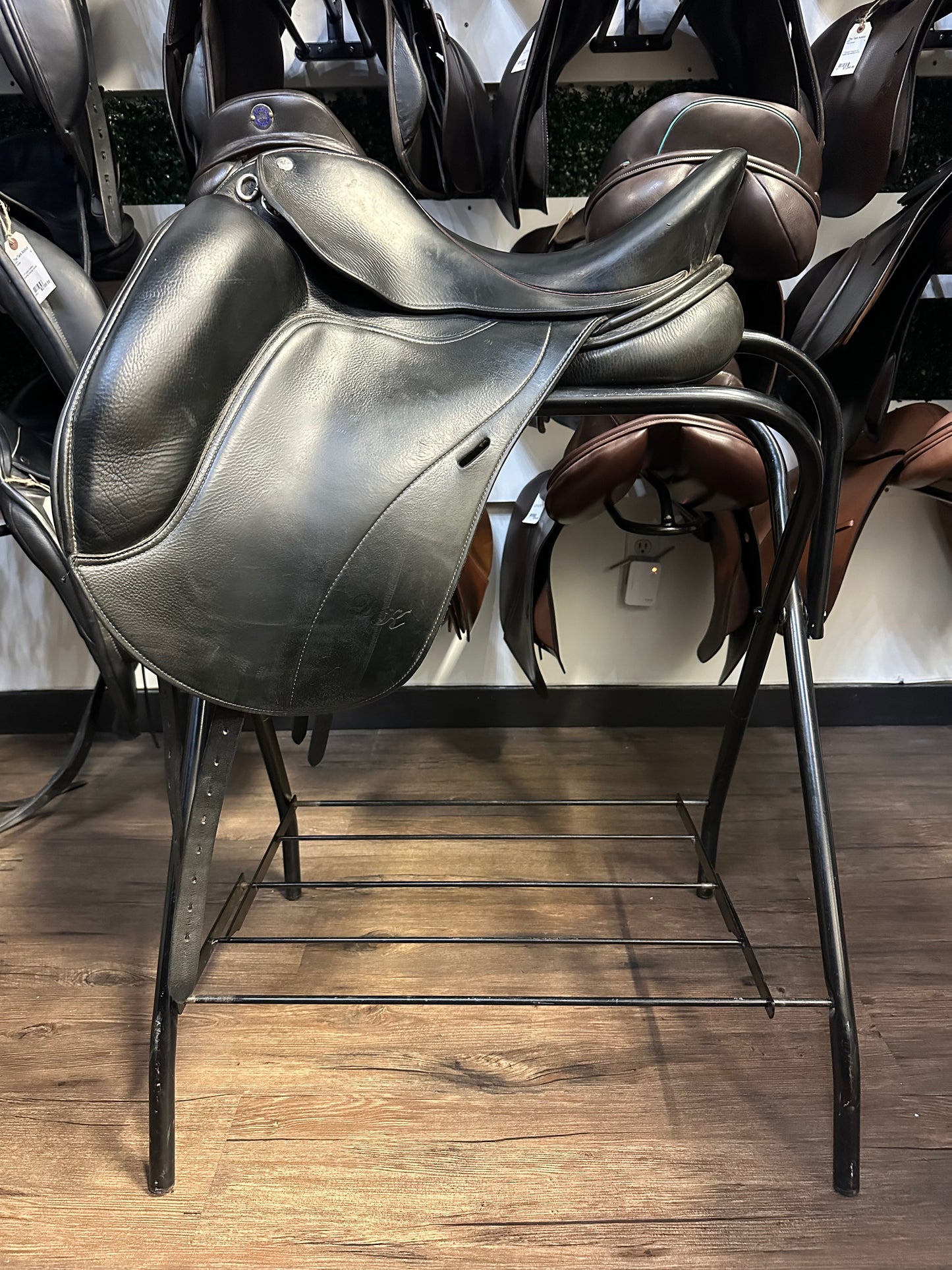 17" DK Monoflap Dressage Saddle