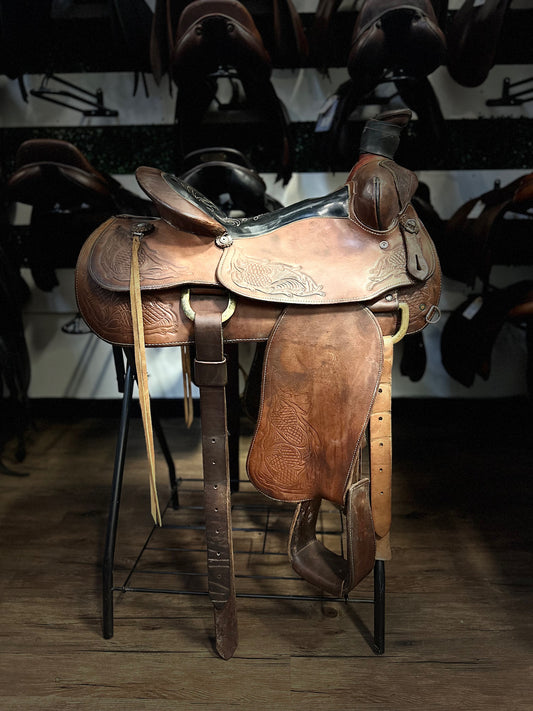 15" Eamor Roping Saddle #281 - 6" Gullet