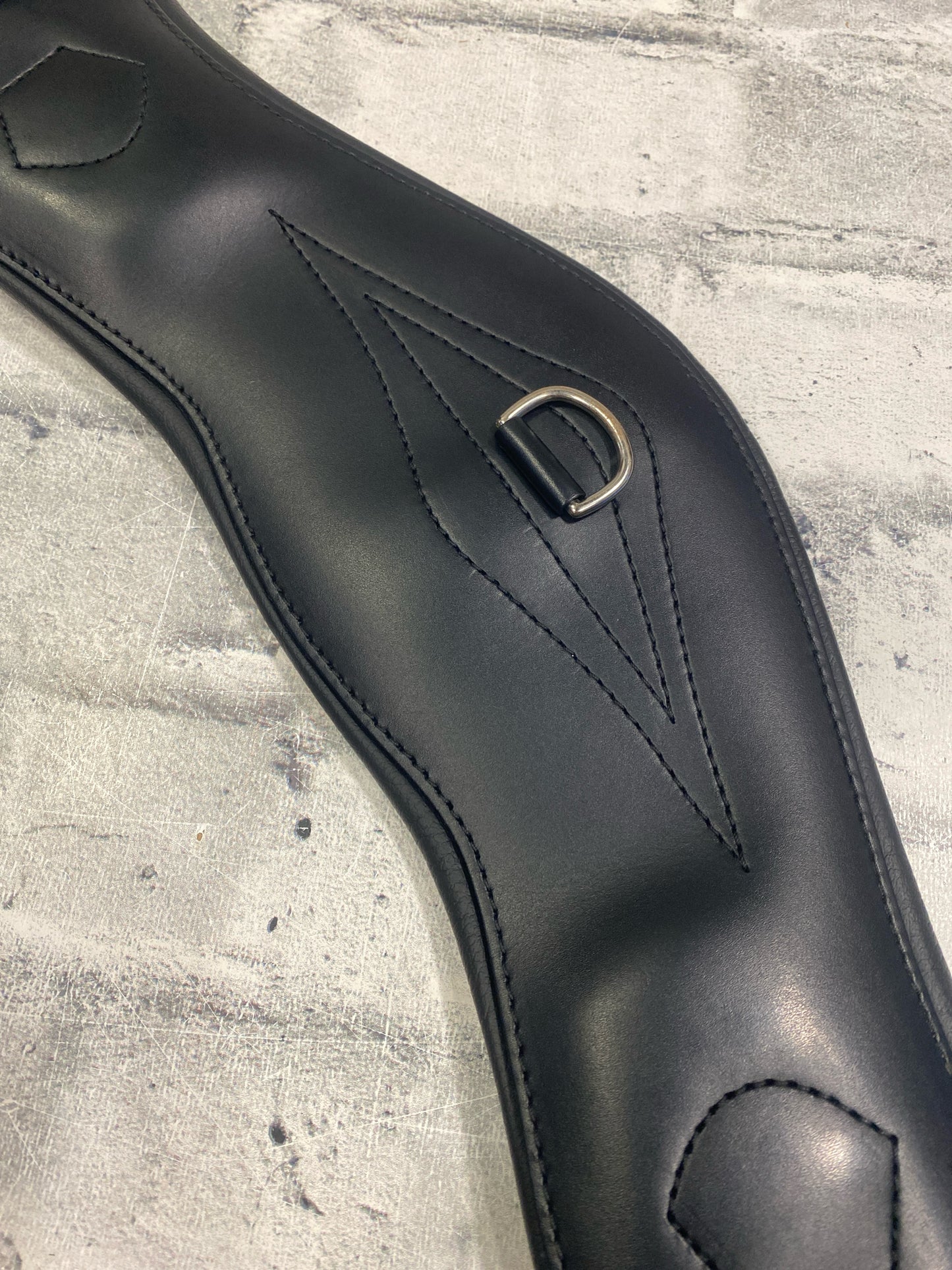 26" Prestige Anatomic Dressage Girth Black
