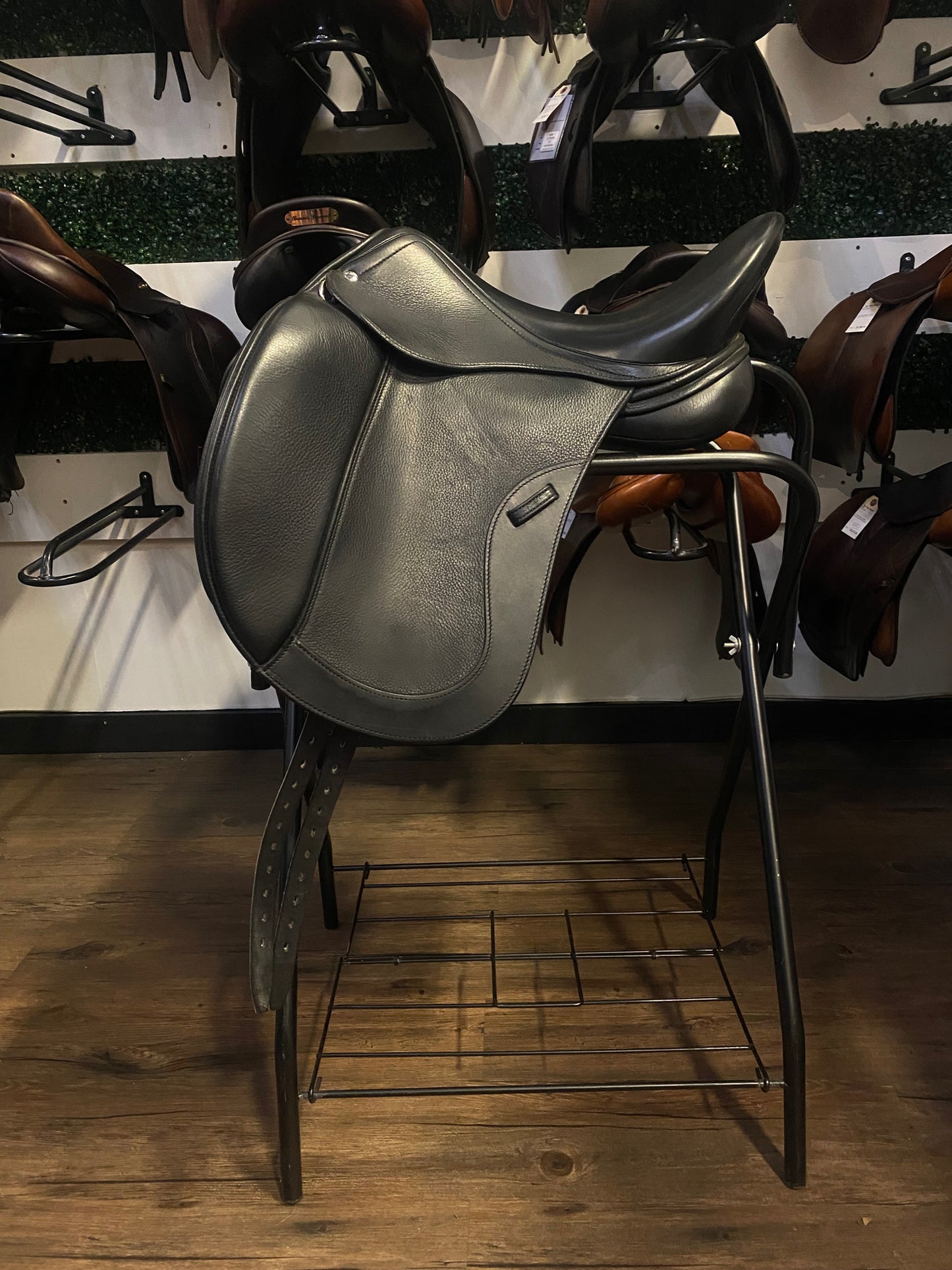 17.5" 2023 Schleese Synergy Dressage Saddle (4.5" Gullet)