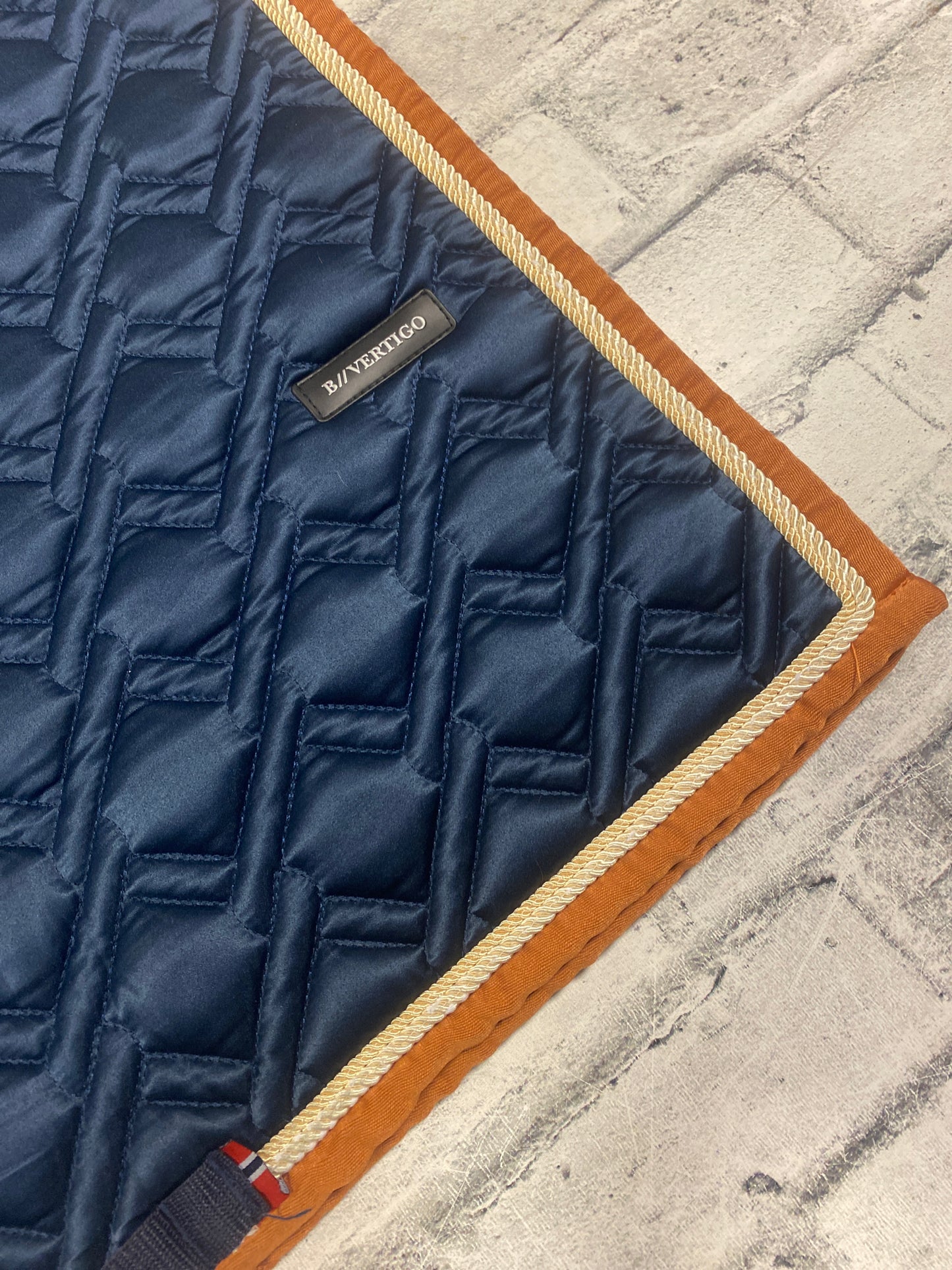 B//Vertigo Memory Foam Saddle Pad Navy/Orange F