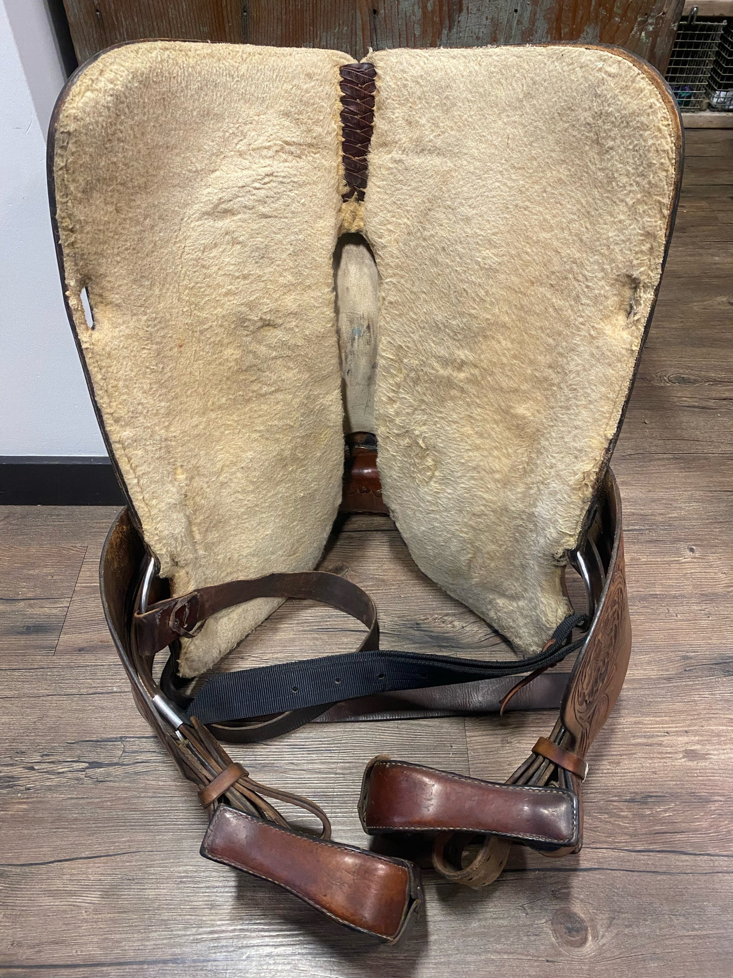 15" Tex Tan Herford Brand Trail Saddle - Semi QH (6" Gullet)