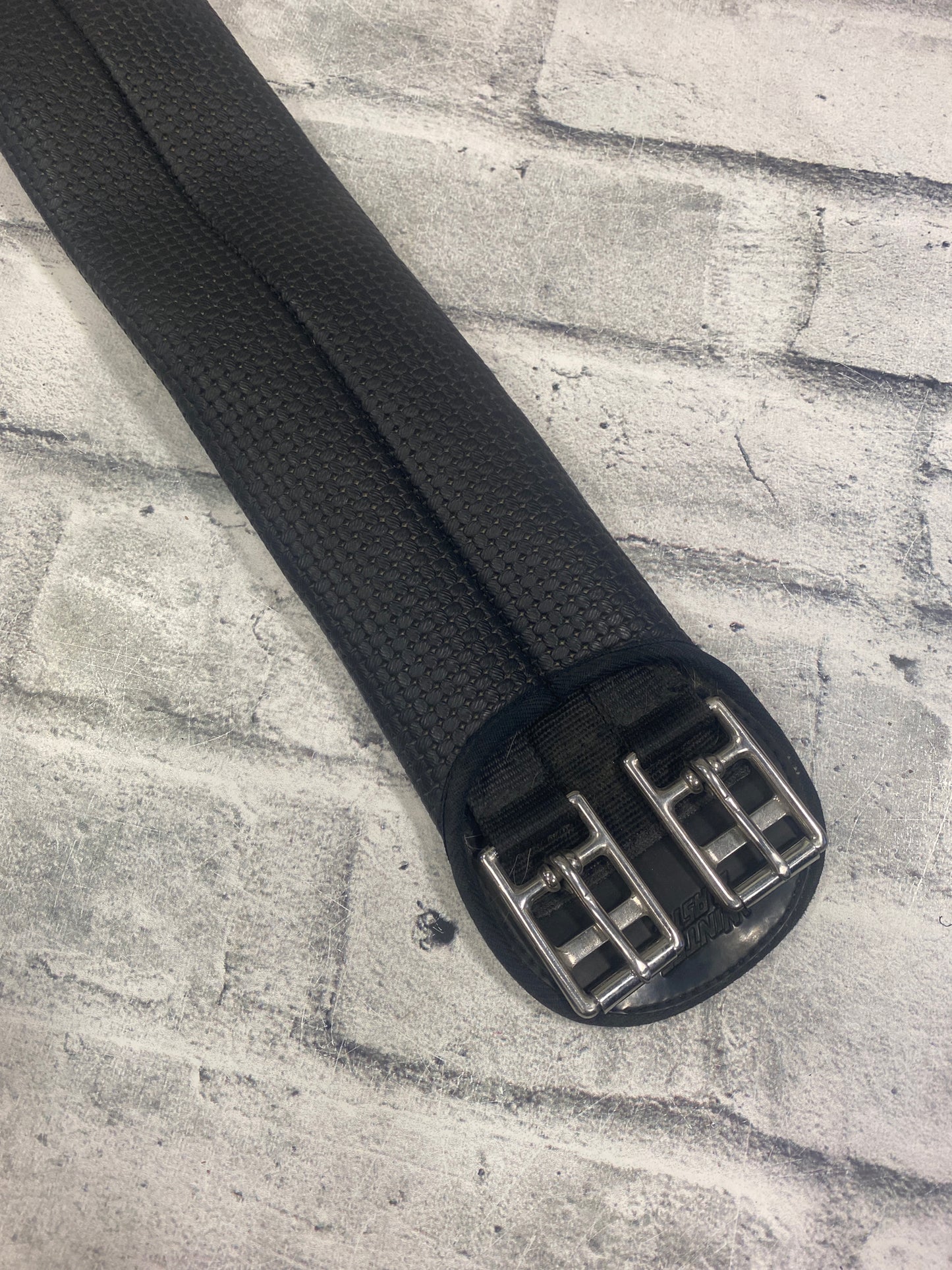 22" Wintec Neoprene Dressage Girth Black
