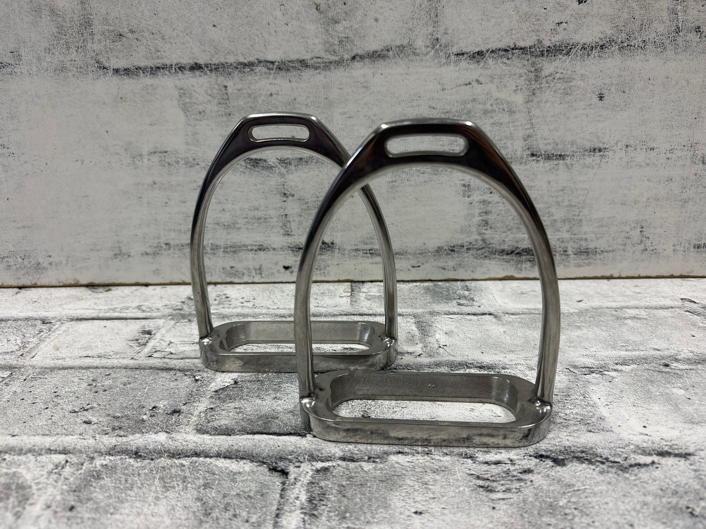 4.5" Stirrup Irons