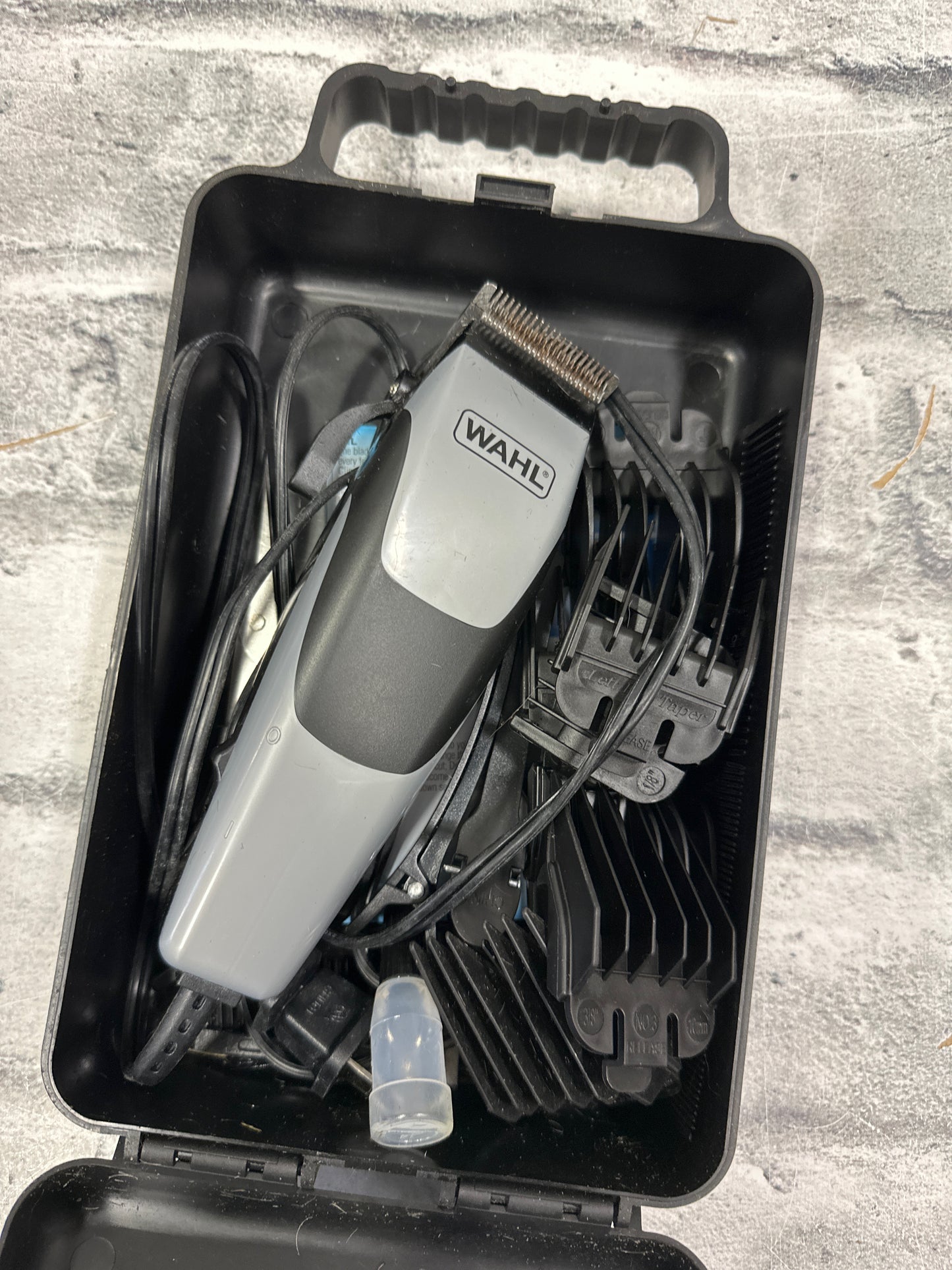 Wahl Corded Clippers w Assorted Guards