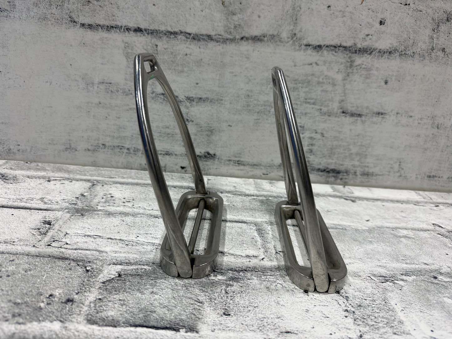 4.5" Korsteel One Way Swivel Stirrups