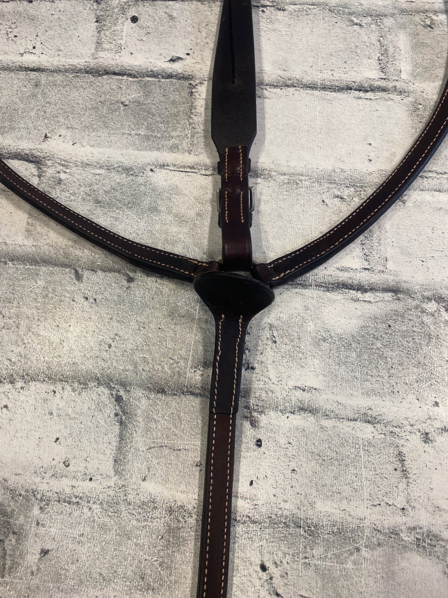 Equinavia Raised Brestplate w/Running Brown F