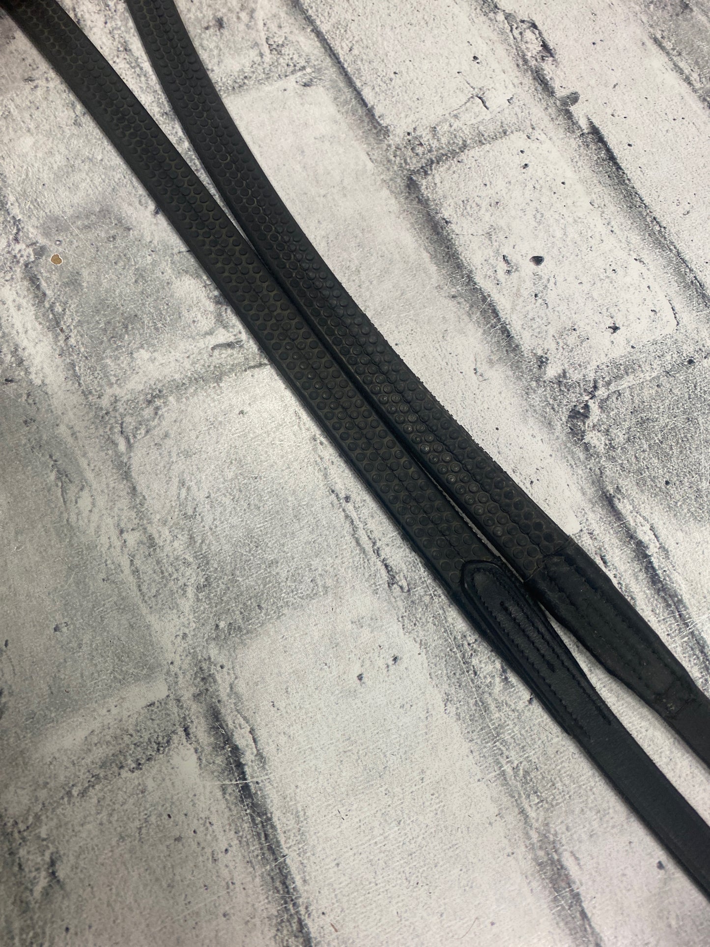 Connemara Rubber Reins Black