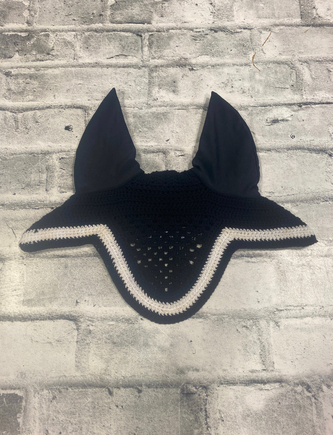 Shedrow Fly Bonnet Black/White F