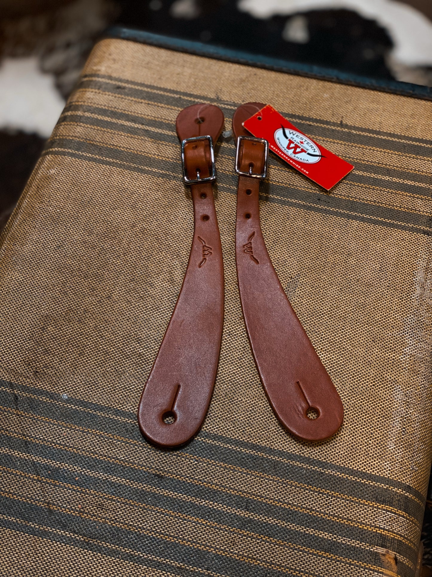 Western Rawhide Plain Leather Spur Straps Medium Oil