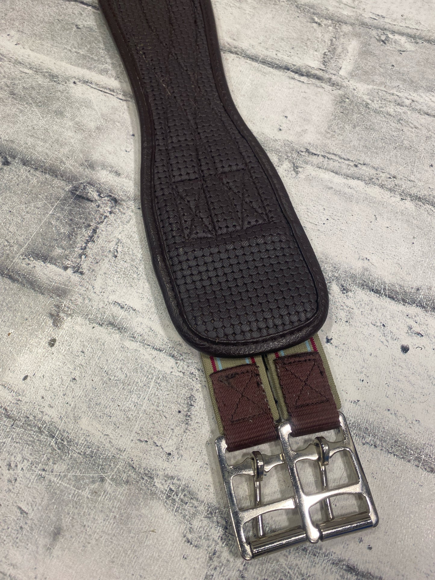 32" Neoprene Schooling Girth Brown w/ One Side Elastic