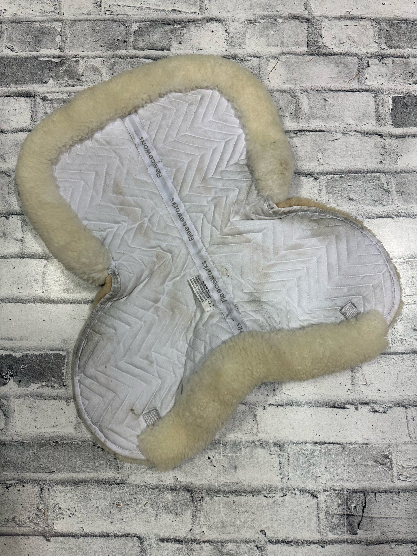 FleeceWorks Sheepskin Half Pad White L