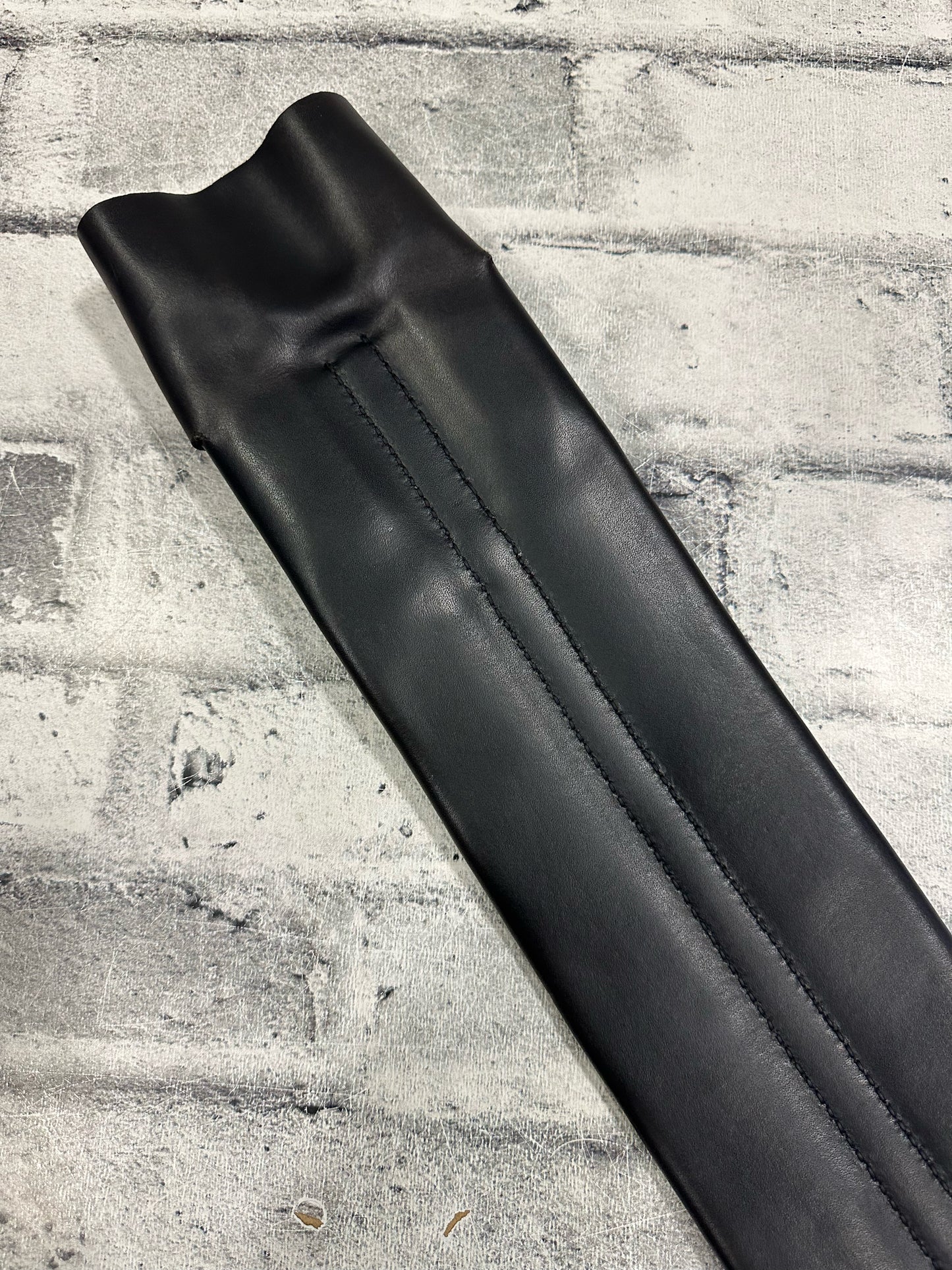 26" Stubben Leather Dressage Girth Black