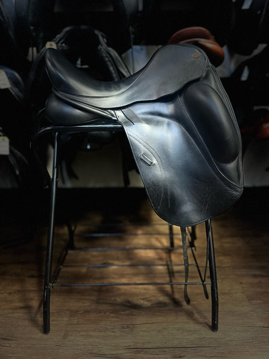 18" 2015 NSC Rhomeo Monoflap Dressage Saddle