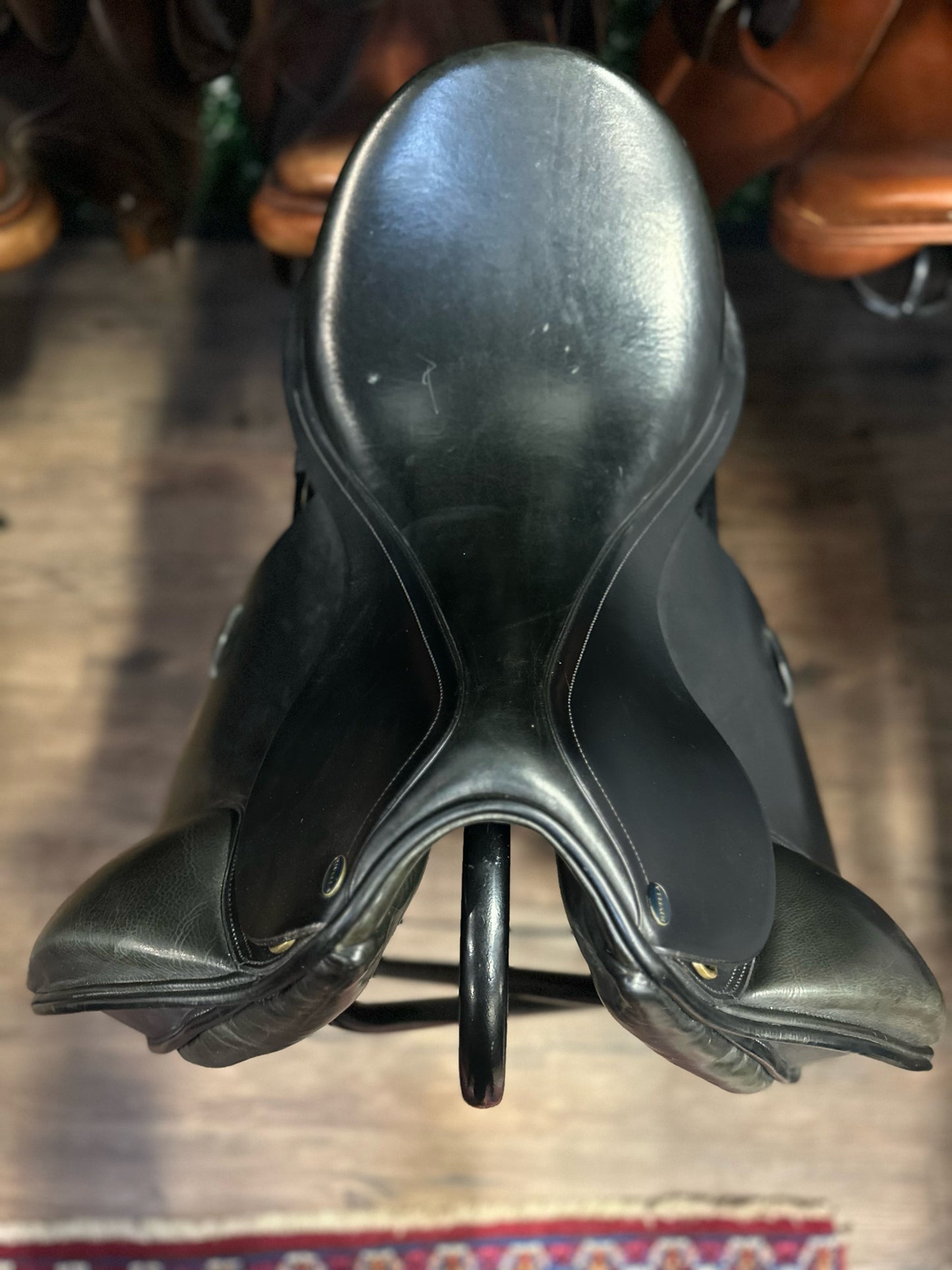 19" 2015 HDR Rivella Dressage Saddle MN (4.5")