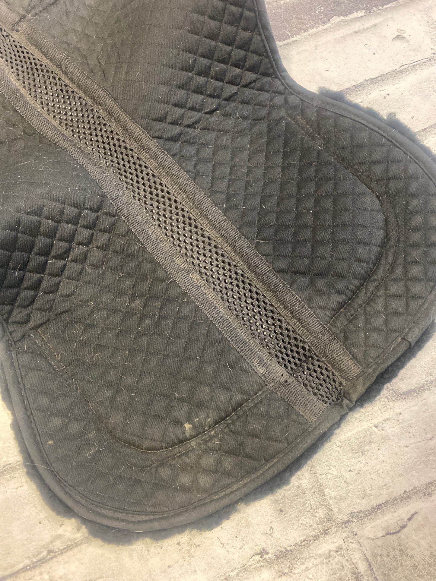 ThinLine Trifecta Half Pad w Sheepskin Rolls Black L