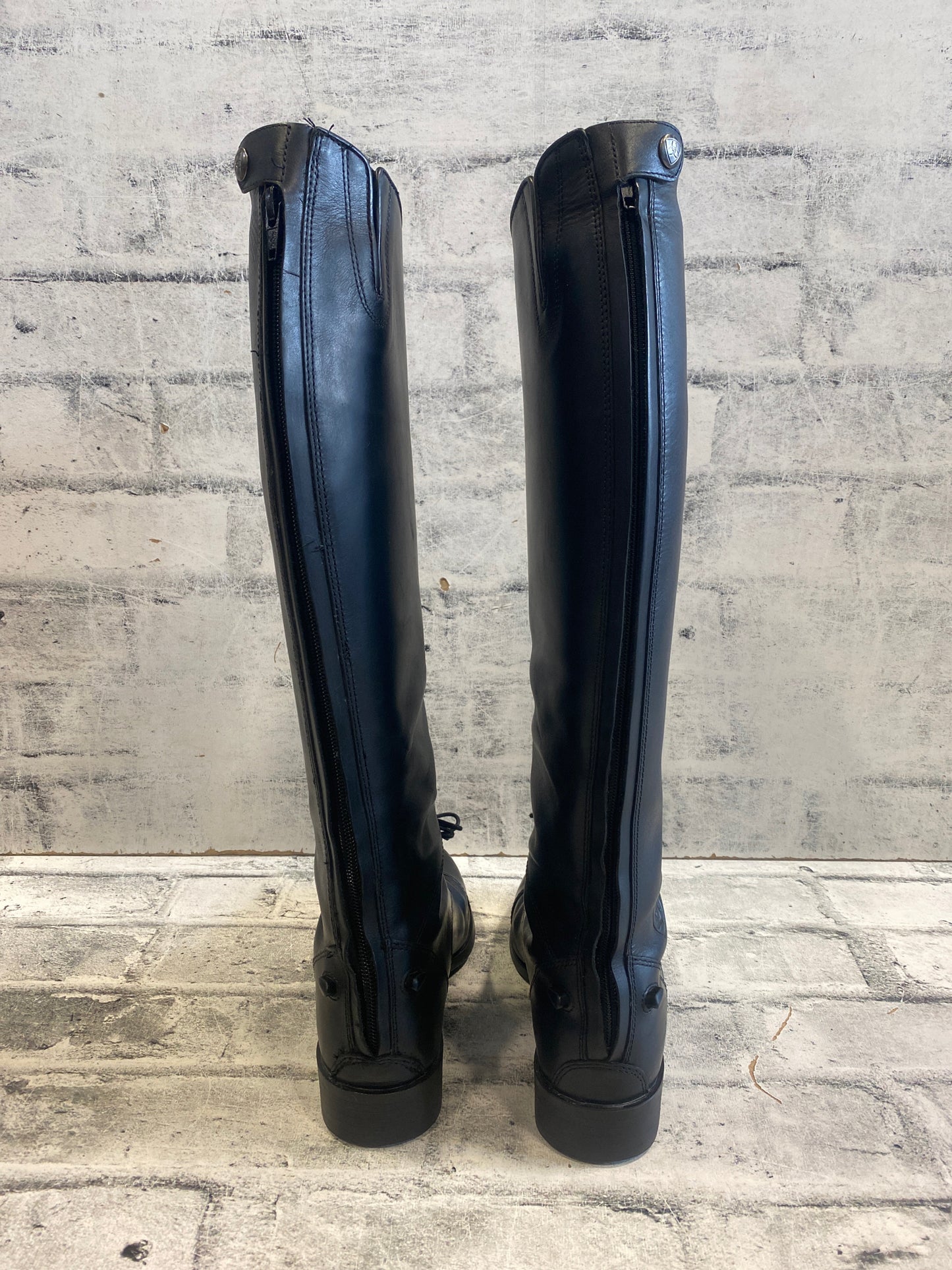 Ariat Feild Boots Black 7 H 18" C 13"