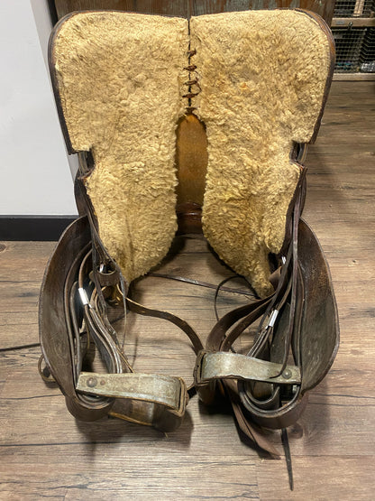15" Eamor's Trail Saddle #1558 - Full QH (7" Gullet)
