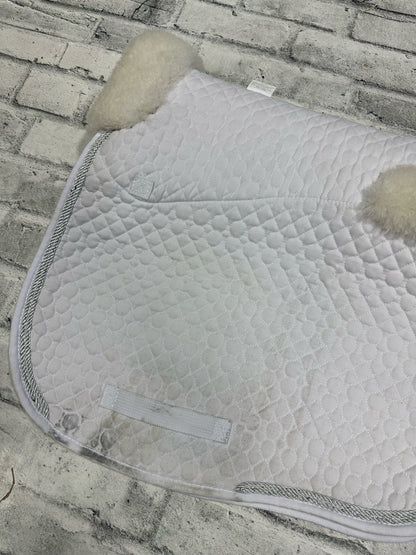Lettia Dressage Pad White w/ Sheepskin F