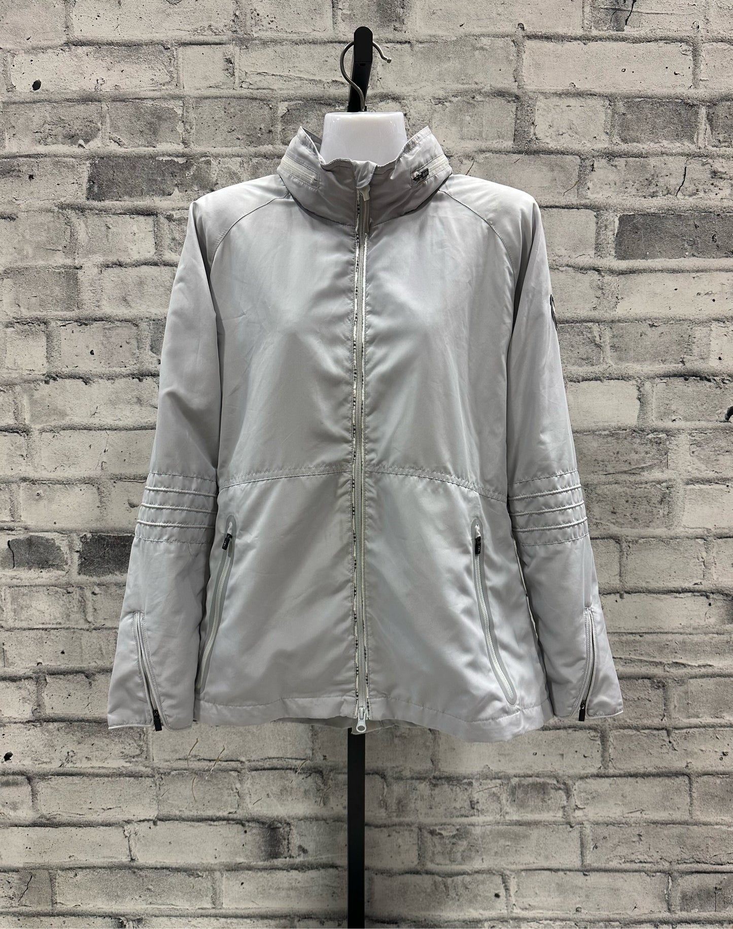 AA Wind Breaker Light Grey L