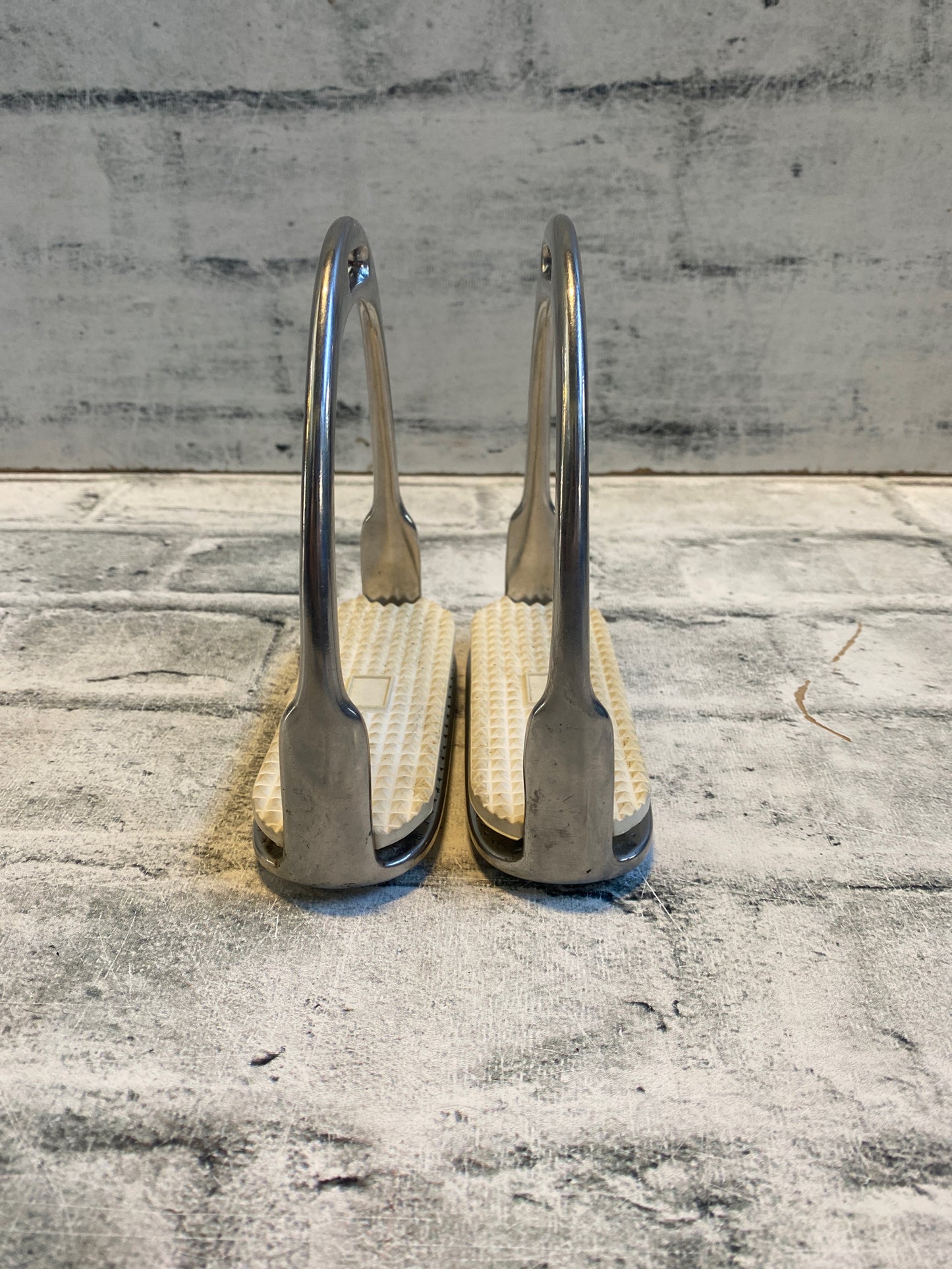 4.75" Stirrup Irons