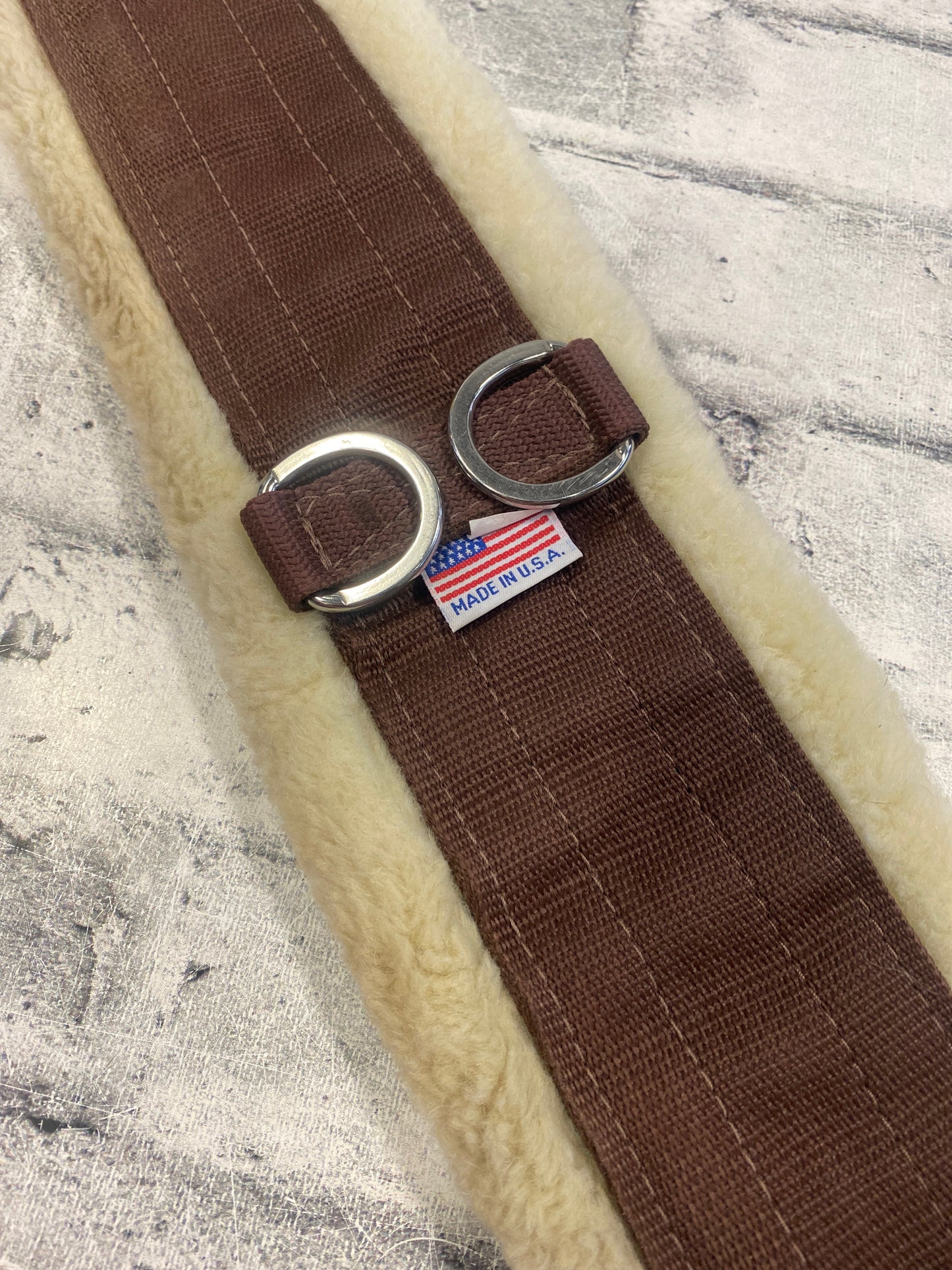 32" Professional Choice Fuzzy Cinch Brown