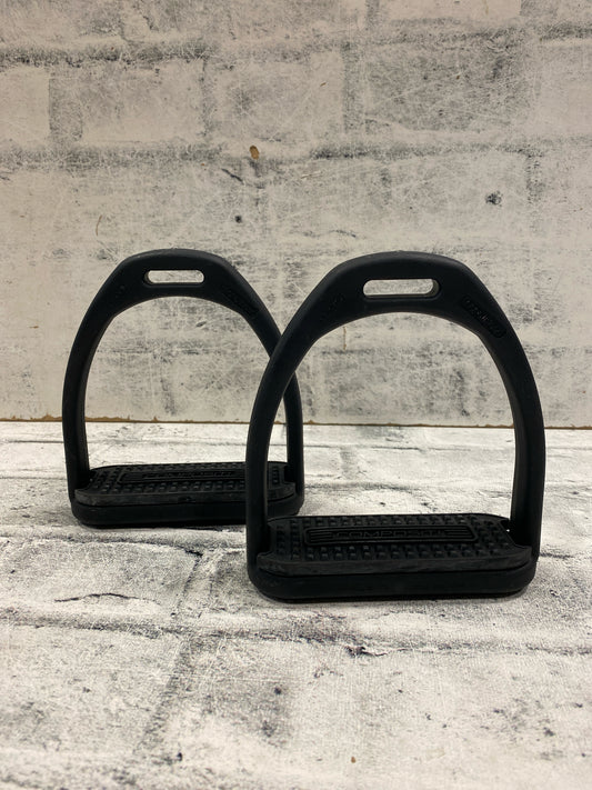 4.5" Compositi Stirrups Black